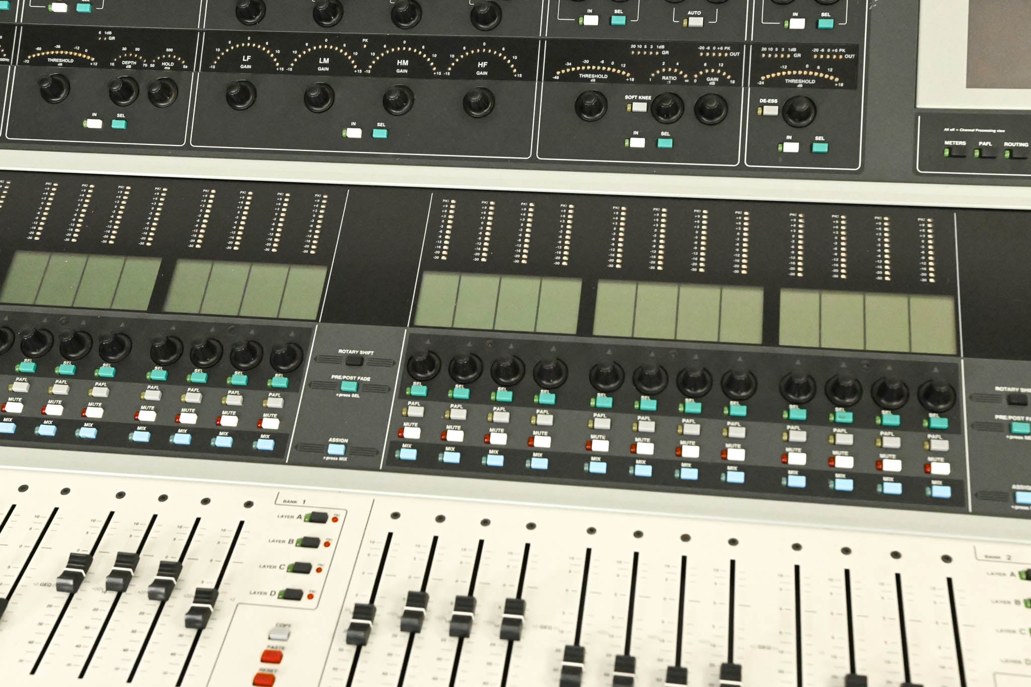 Allen & Heath iLive-144 Digital Mixing Console with iDR-64 Mix Engine