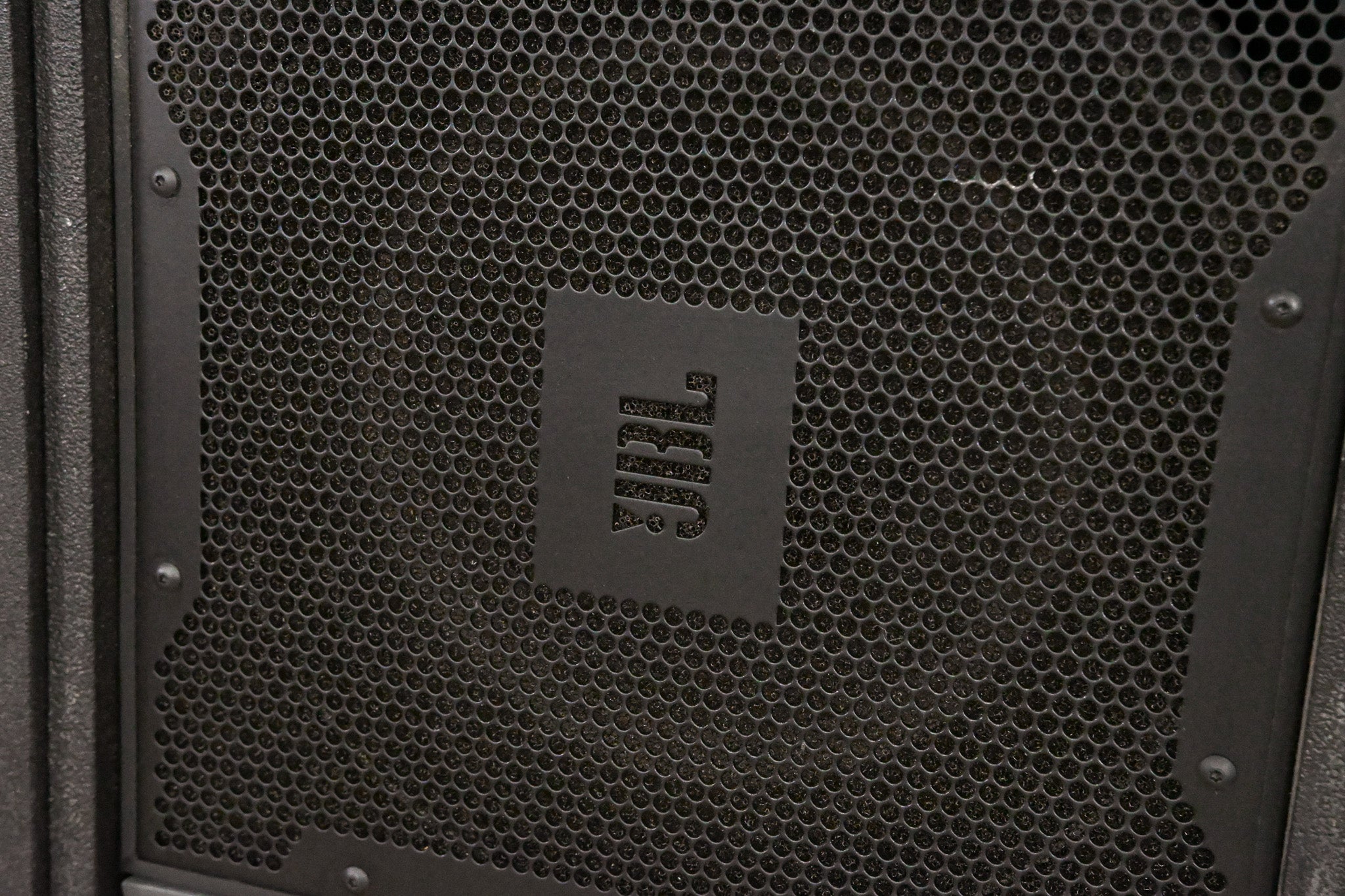 JBL VT4888DP Powered 3-Way Line Array Speaker (PAIR)