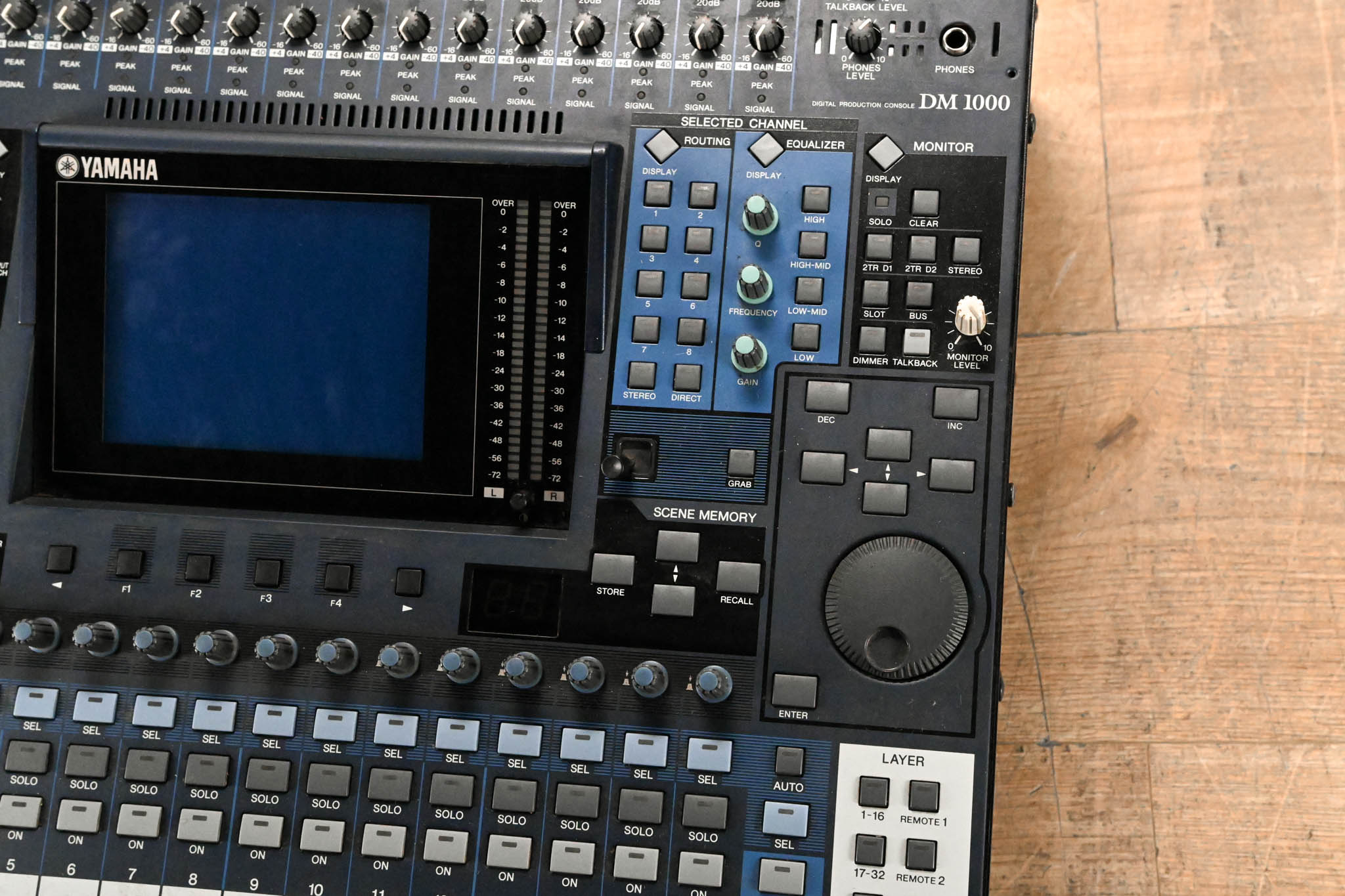 Yamaha DM1000 48-Channel Digital Audio Mixing Console