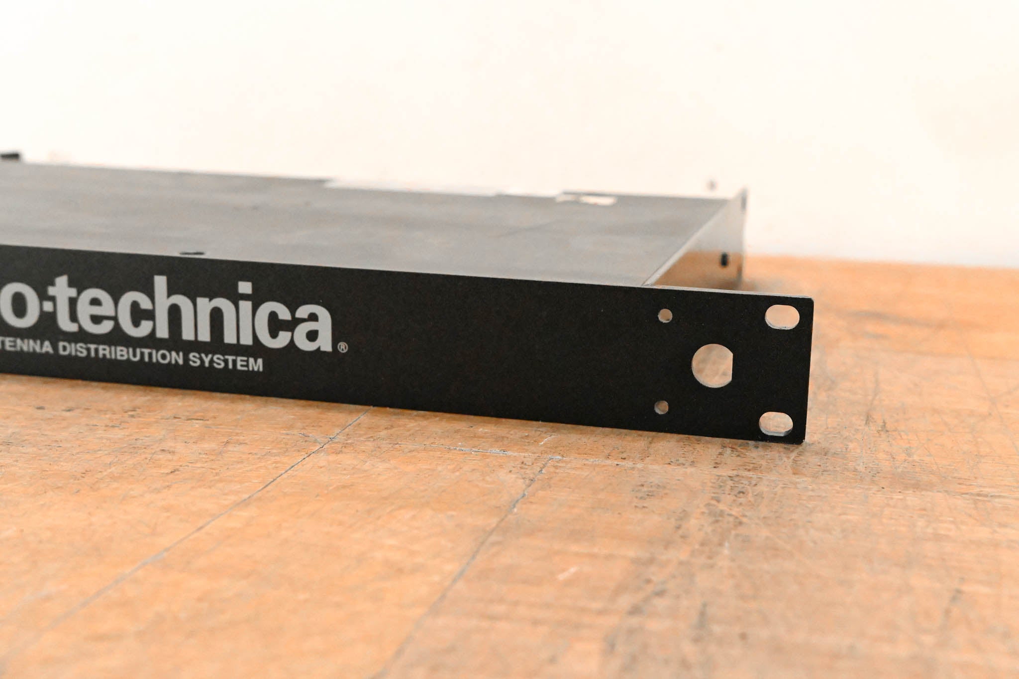 Audio-Technica AEW-DA550C UHF Antenna Distribution System