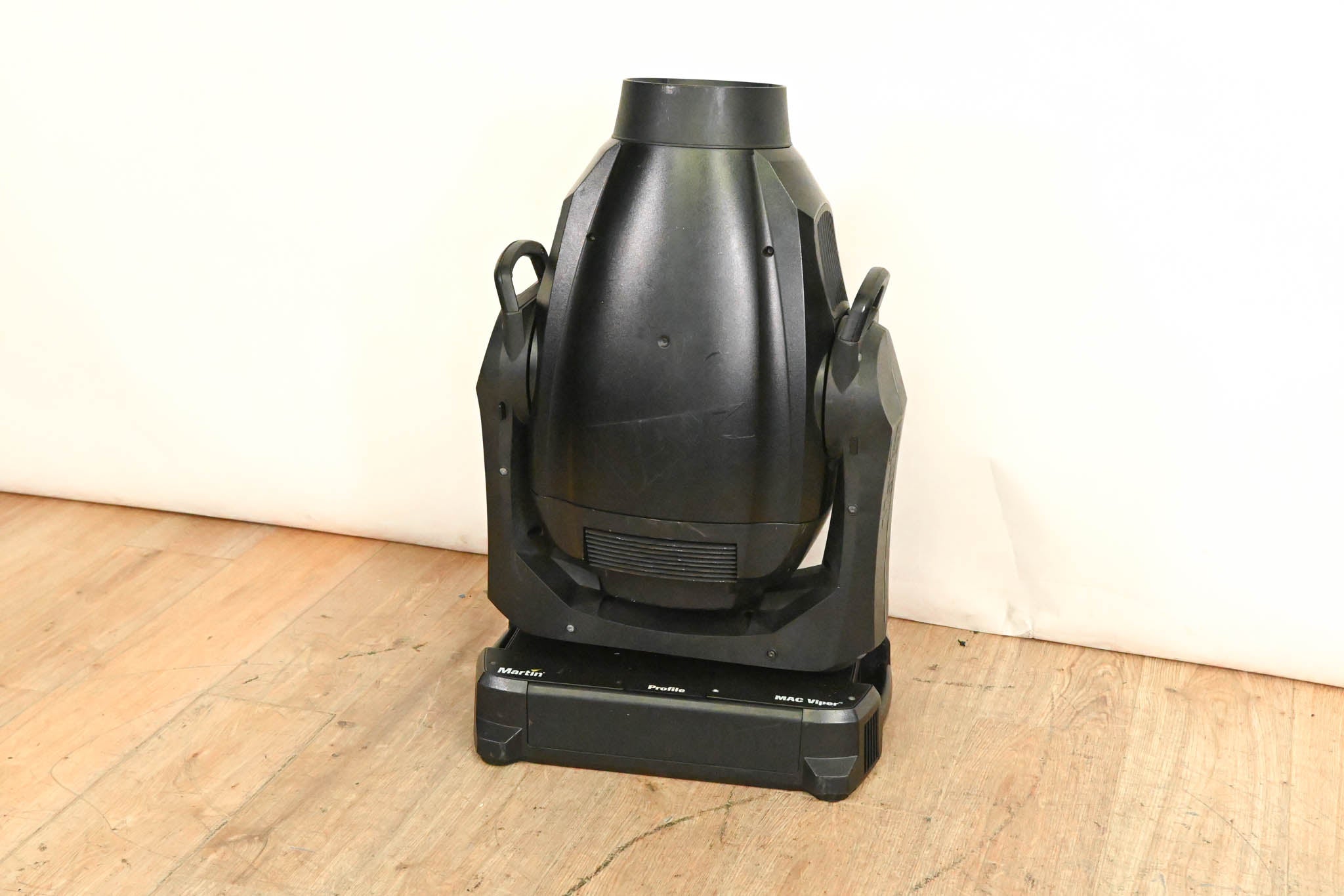 Martin MAC Viper Profile High Output Discharge-Based Moving Light