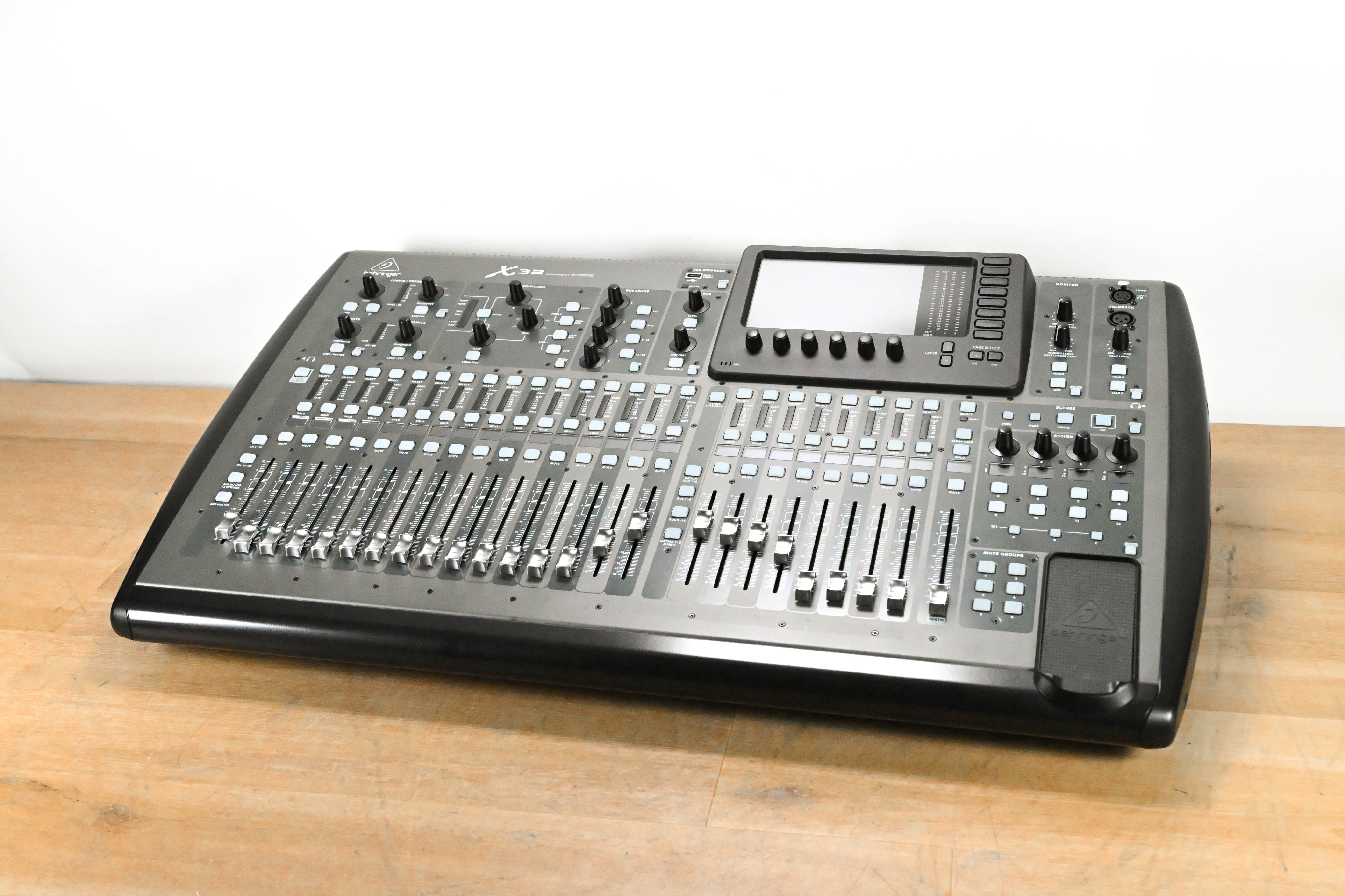 Behringer X32 40-Channel Digital Mixing Console