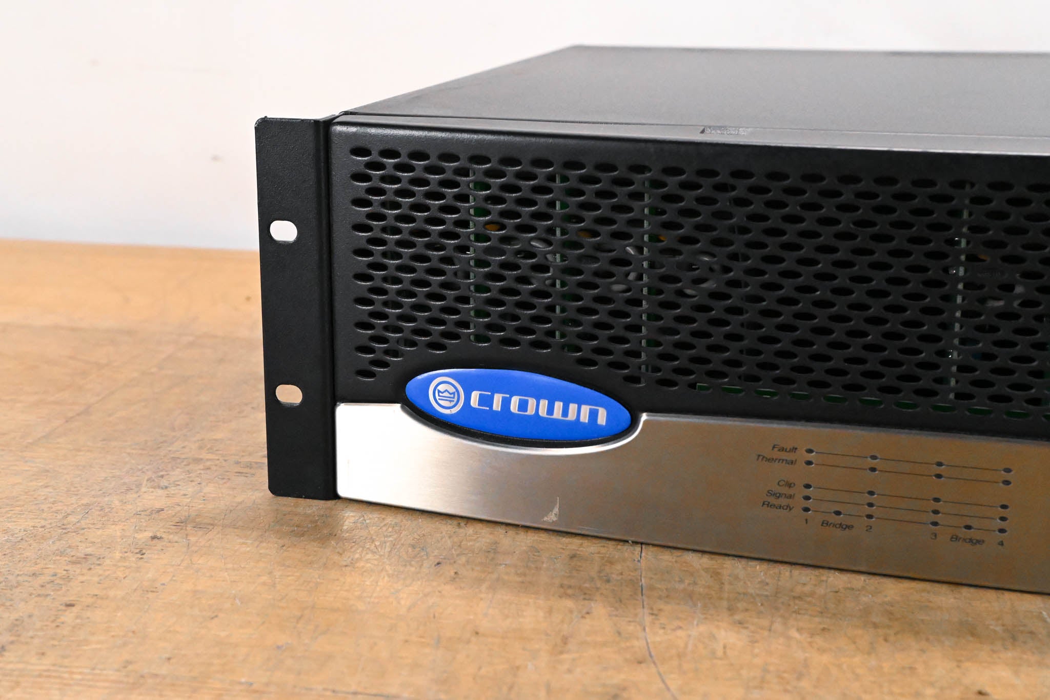 Crown CTs 8200 200W 8-Channel Power Amplifier