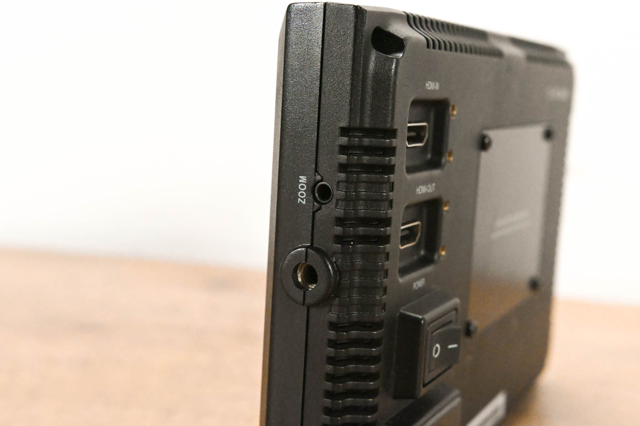 VariZoom VZ-M7 7" HDMI LCD Monitor (NO POWER SUPPLY)