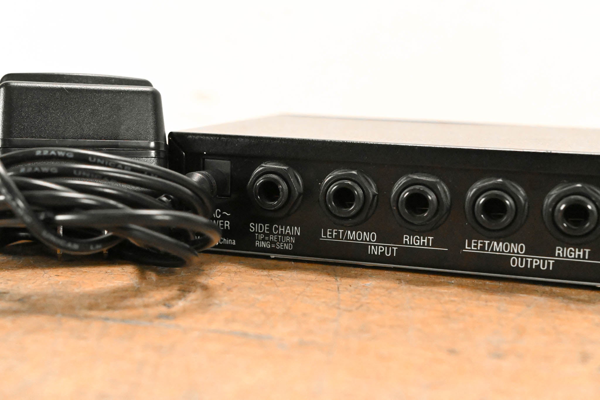 Alesis NanoCompressor RMS/Peak Stereo Compressor