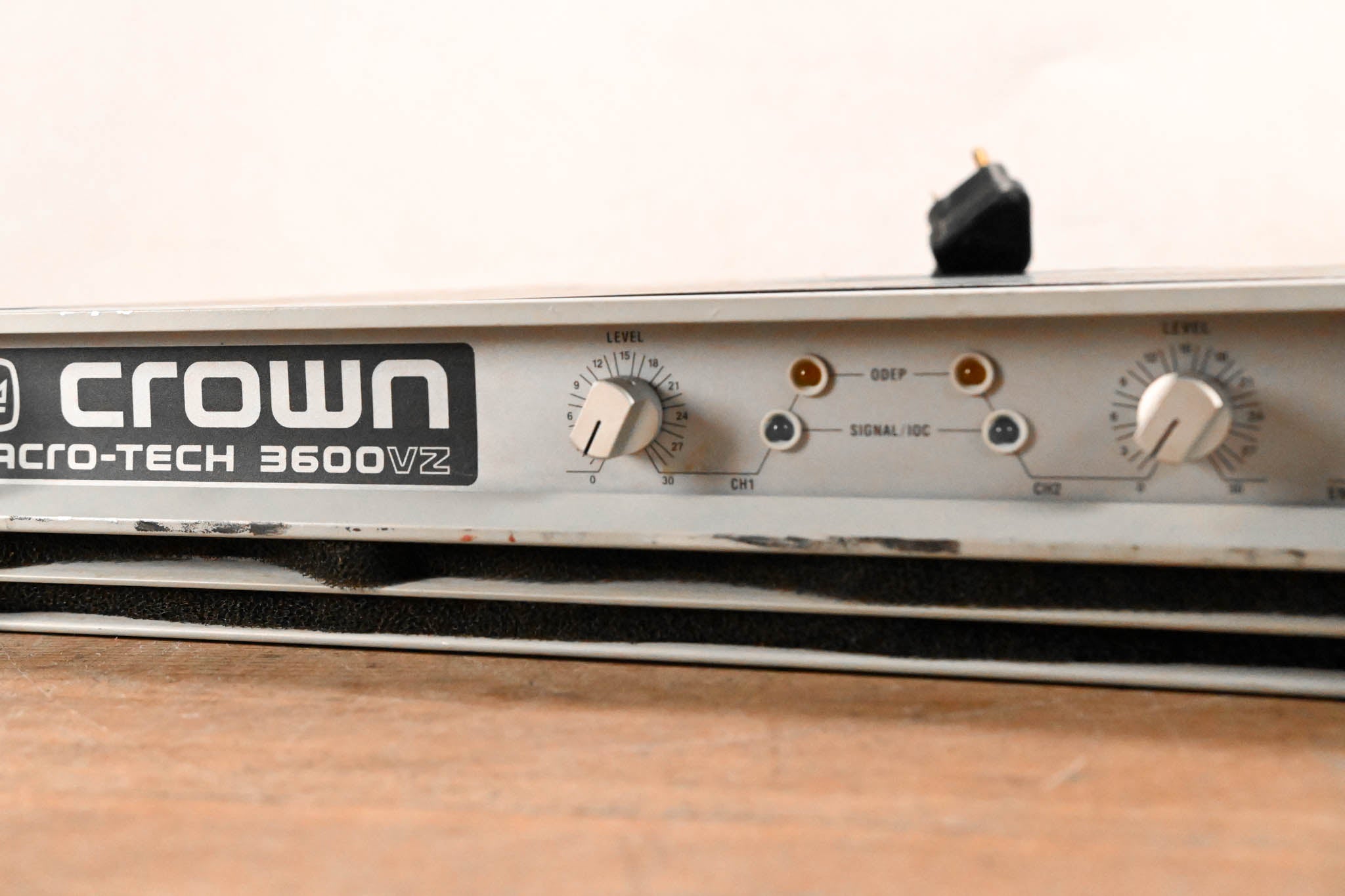 Crown Macro-Tech 3600VZ 2-Channel Power Amplifier