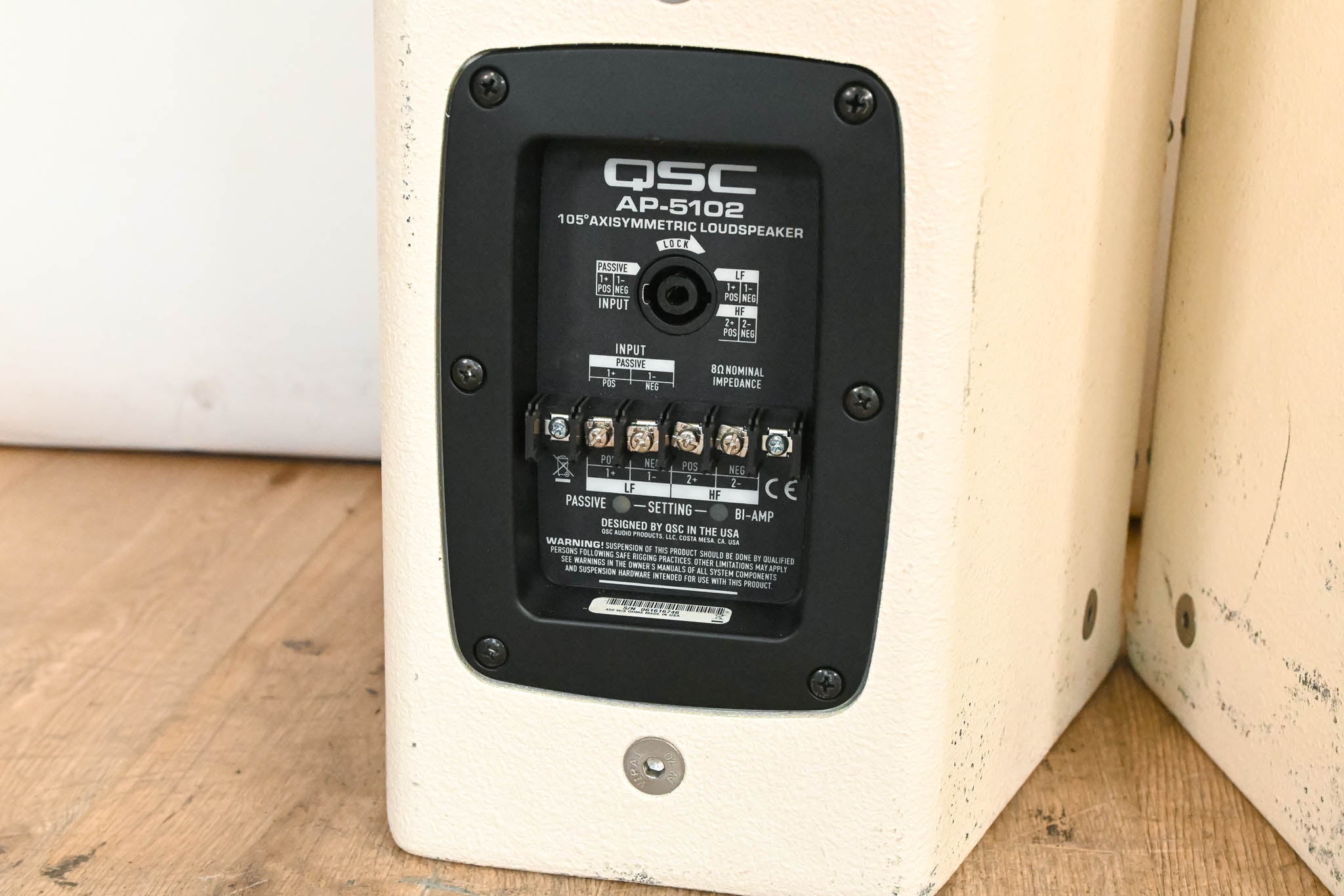 QSC AP-5102 2-Way Acoustic Performance Loudspeaker - White  (PAIR)