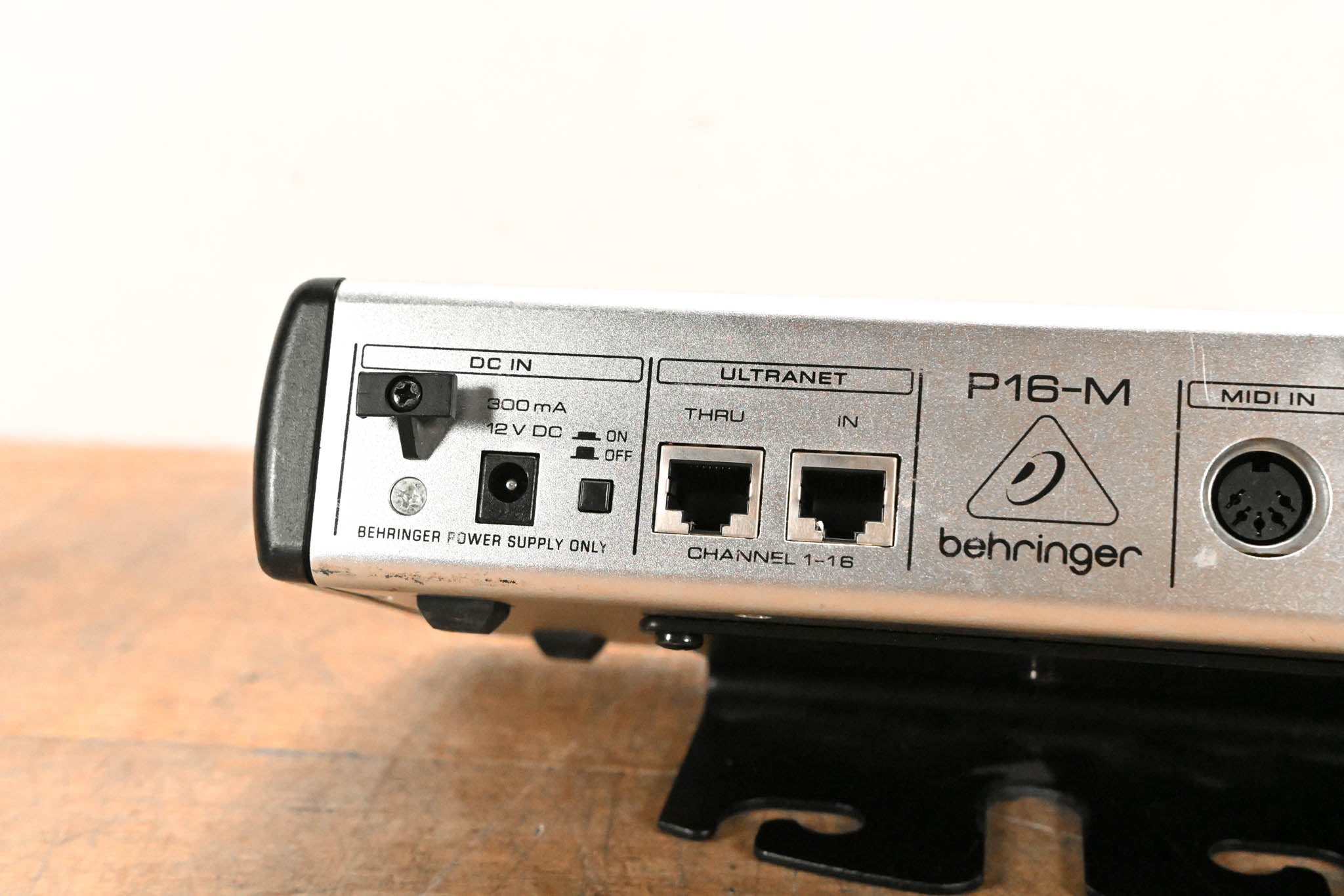 Behringer Powerplay P16-M 16-Channel Digital Personal Mixer