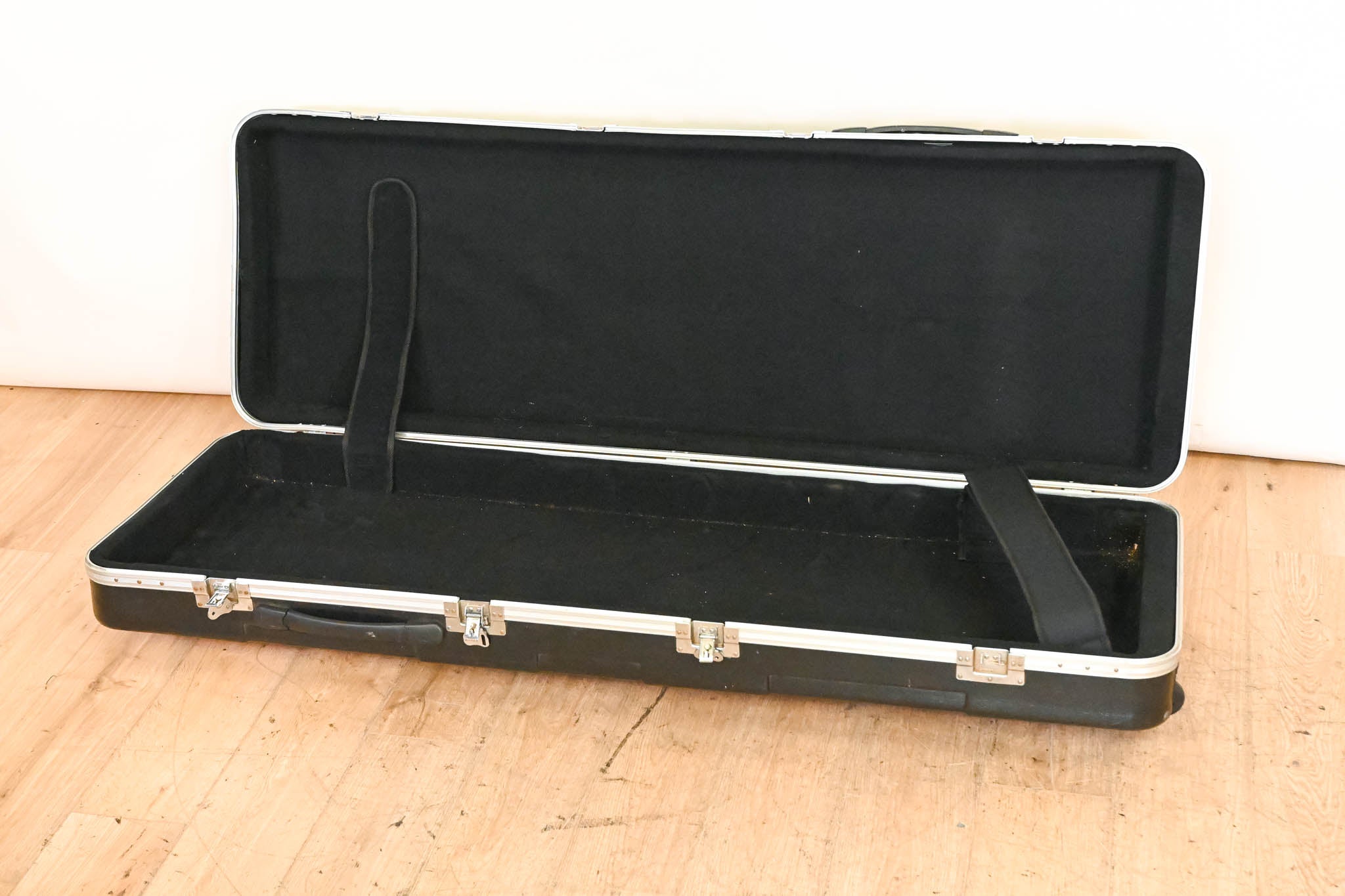 Gator Cases 88-Key Keyboard Case with Wheels