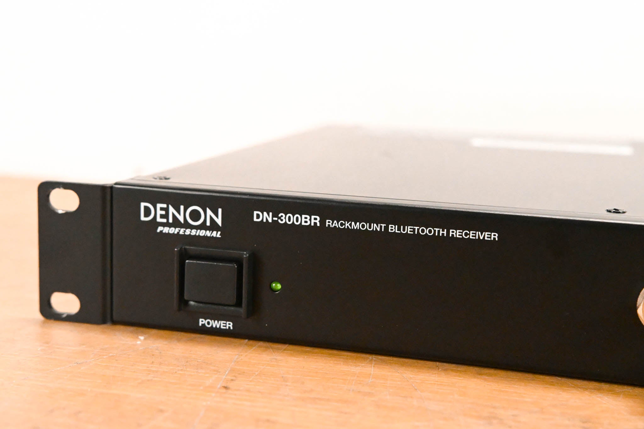 Denon DN-300BR 1 RU Bluetooth Receiver