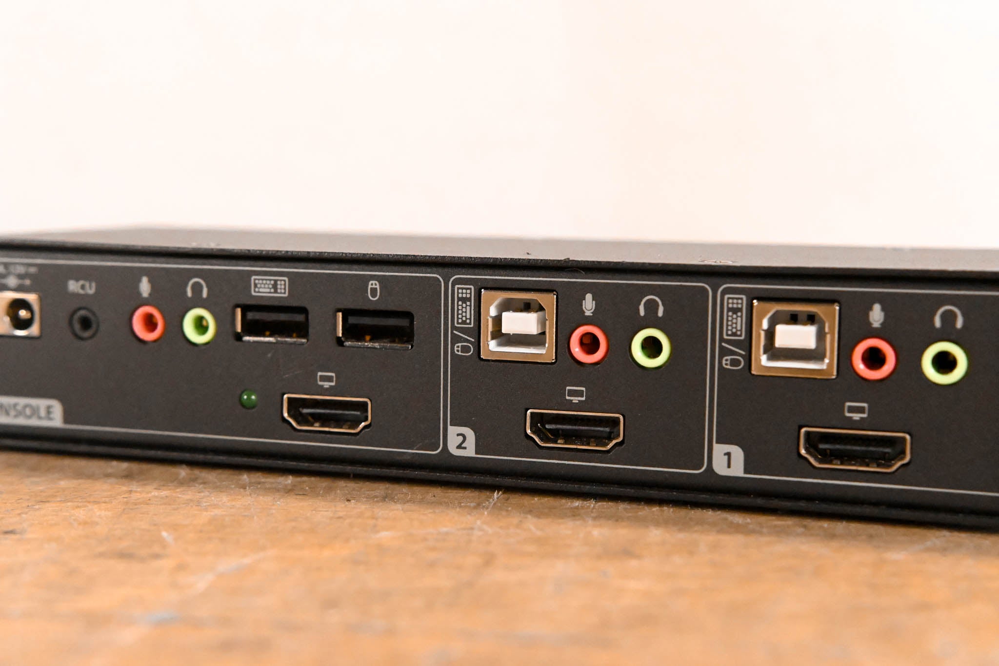 Vertiv Avocent SV220H 2-Port HDMI 4K Desktop KVM Switch (NO PSU)