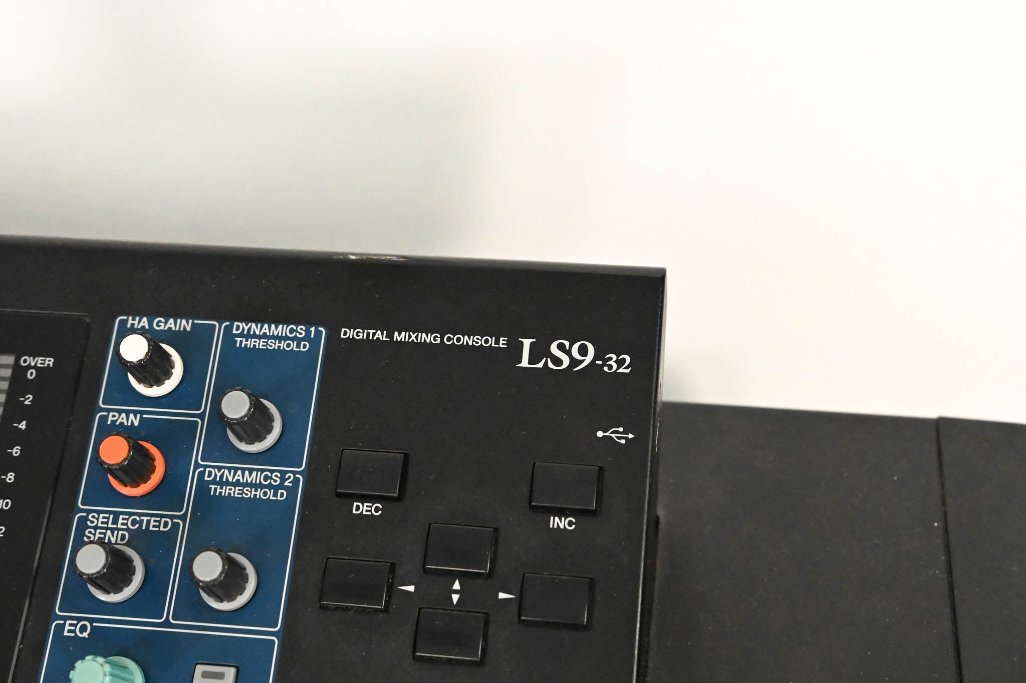 Yamaha LS9-32 32-Input Digital Mixing Console