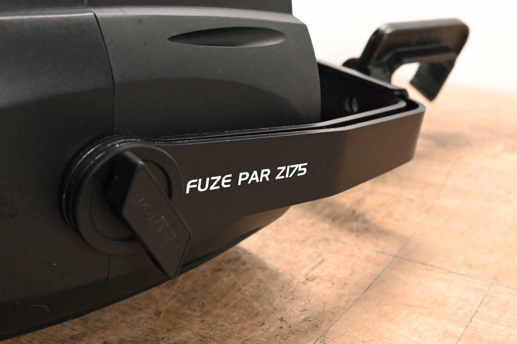Elation Fuze Par Z175 175W RGBW COB LED Par Can with Motorized Zoom