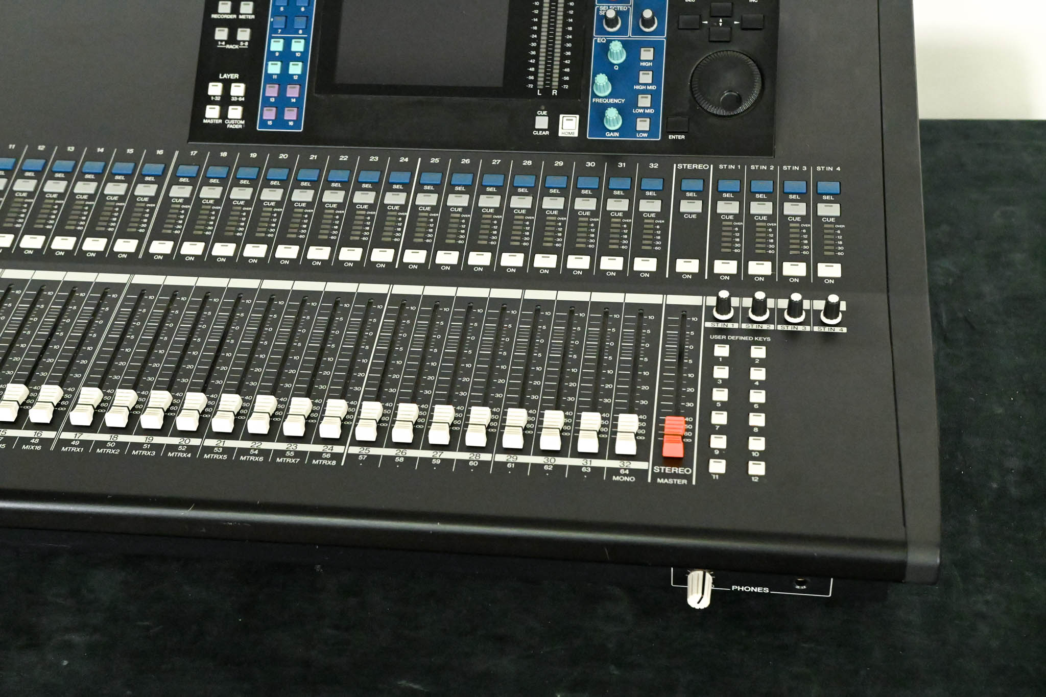 Yamaha LS9-32 32-Input Digital Mixing Console