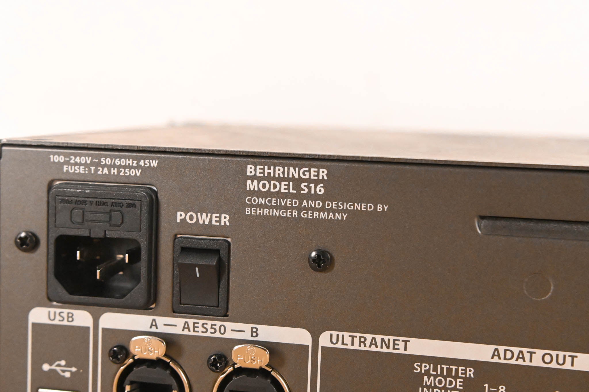 Behringer S16 16 x 8 Digital Stage Box