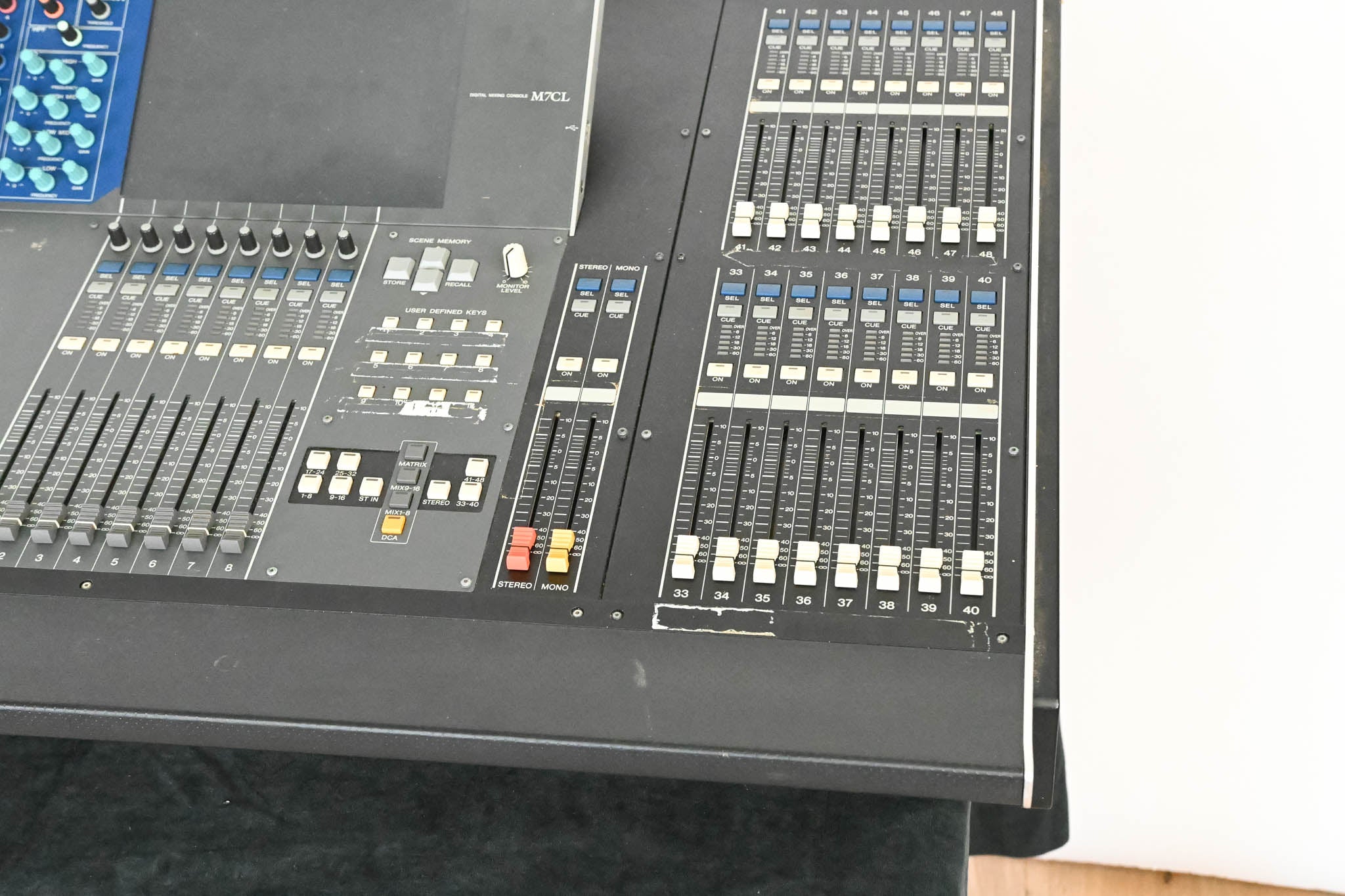 Yamaha M7CL-48 48-Channel Digital Audio Mixing Console