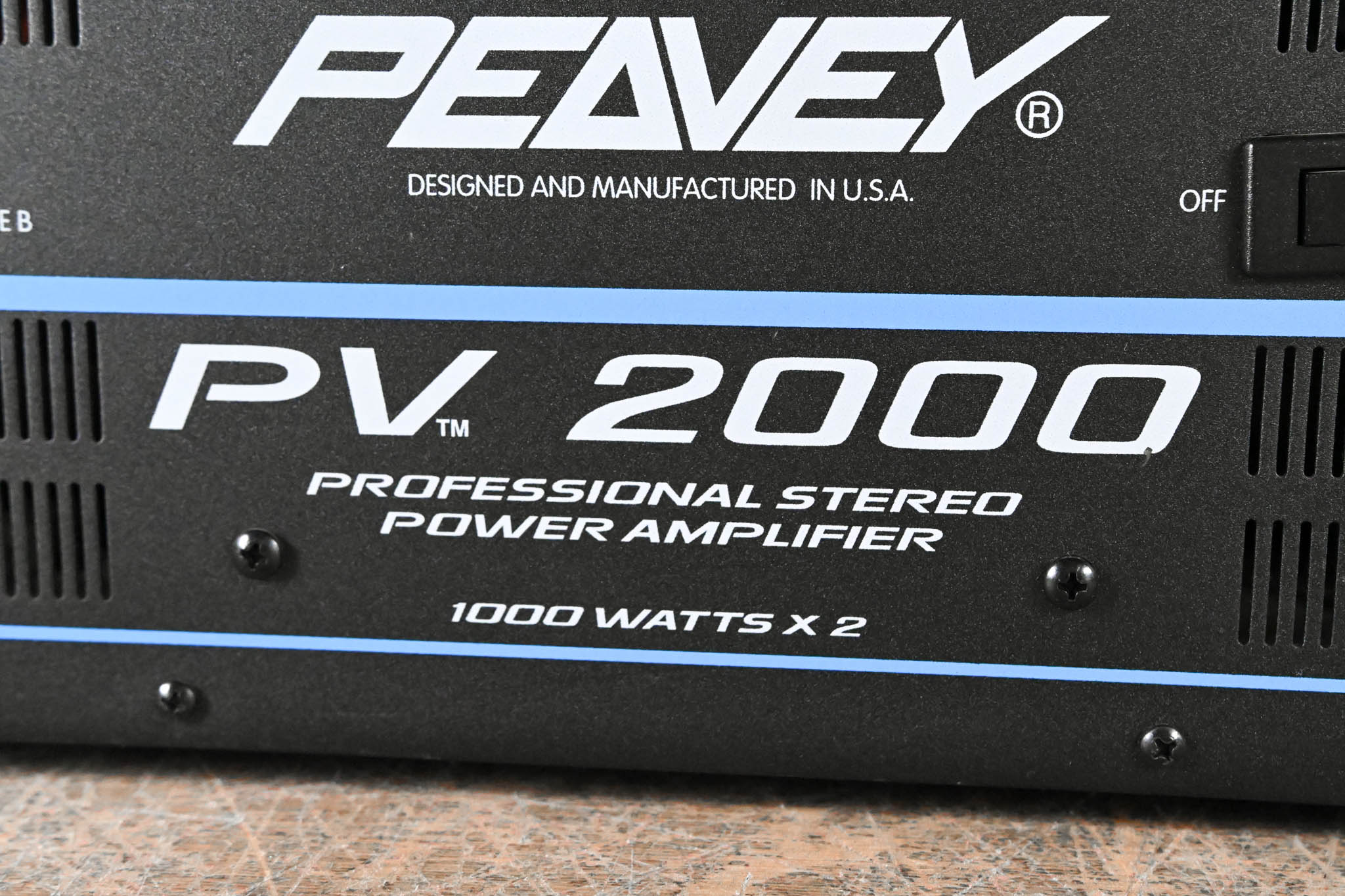 Peavey PV 2000 2-Channel Power Amplifier