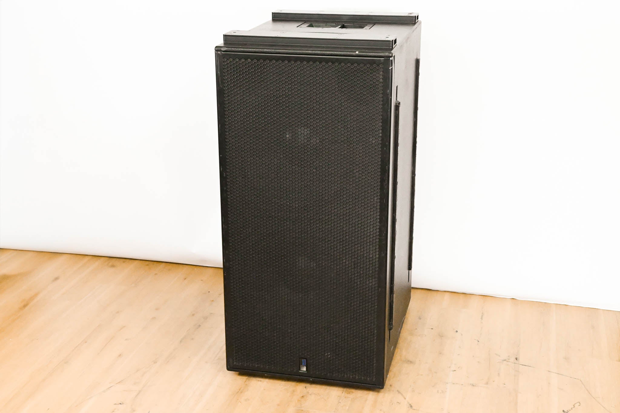 Meyer Sound 700-HP UltraHigh-Power Dual 18" Powered Subwoofer