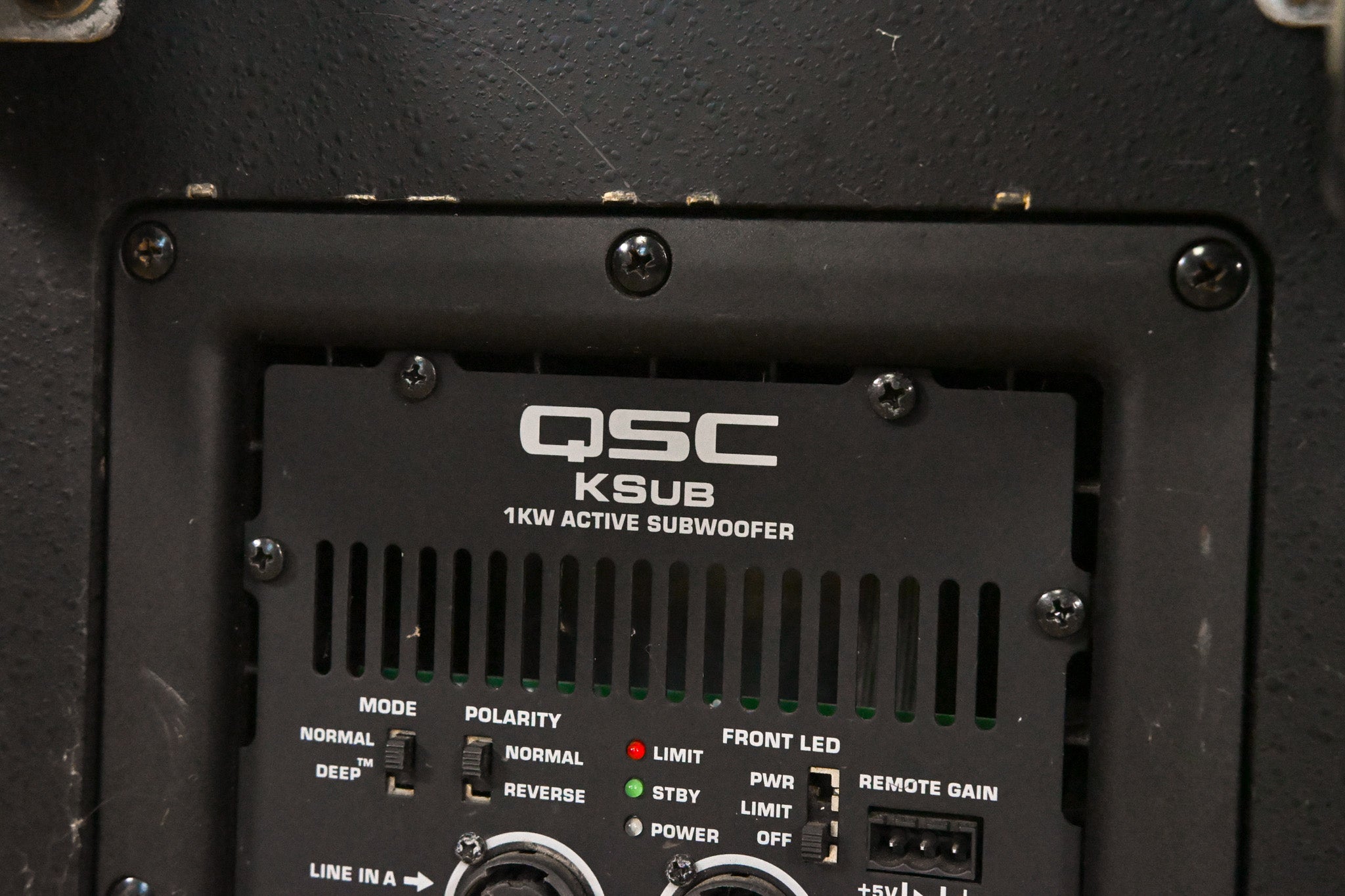 QSC KSub 1000W Dual 12" Powered Subwoofer