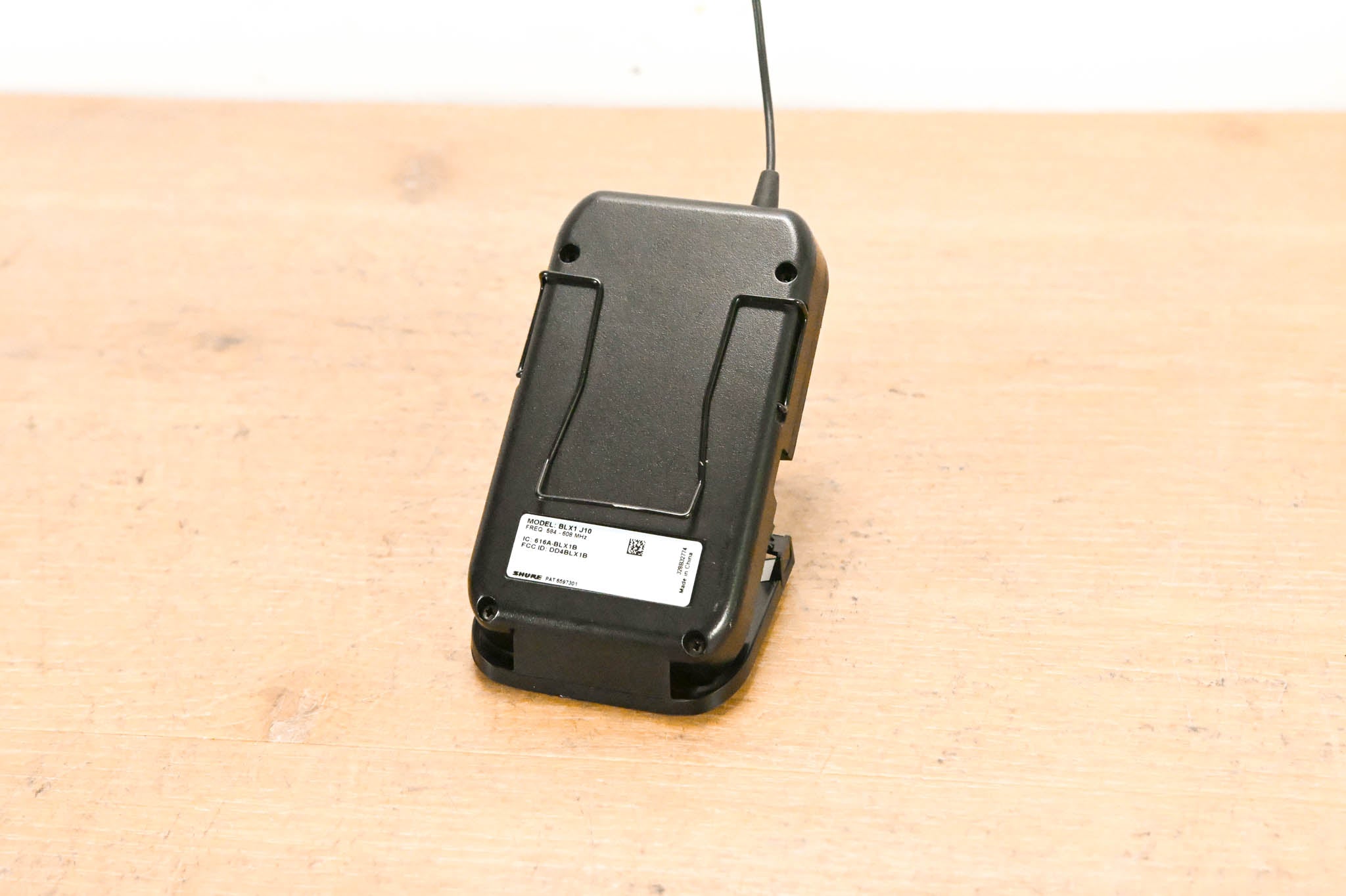Shure BLX1 Wireless Bodypack Transmitter - J10 Band: 584-608 MHz