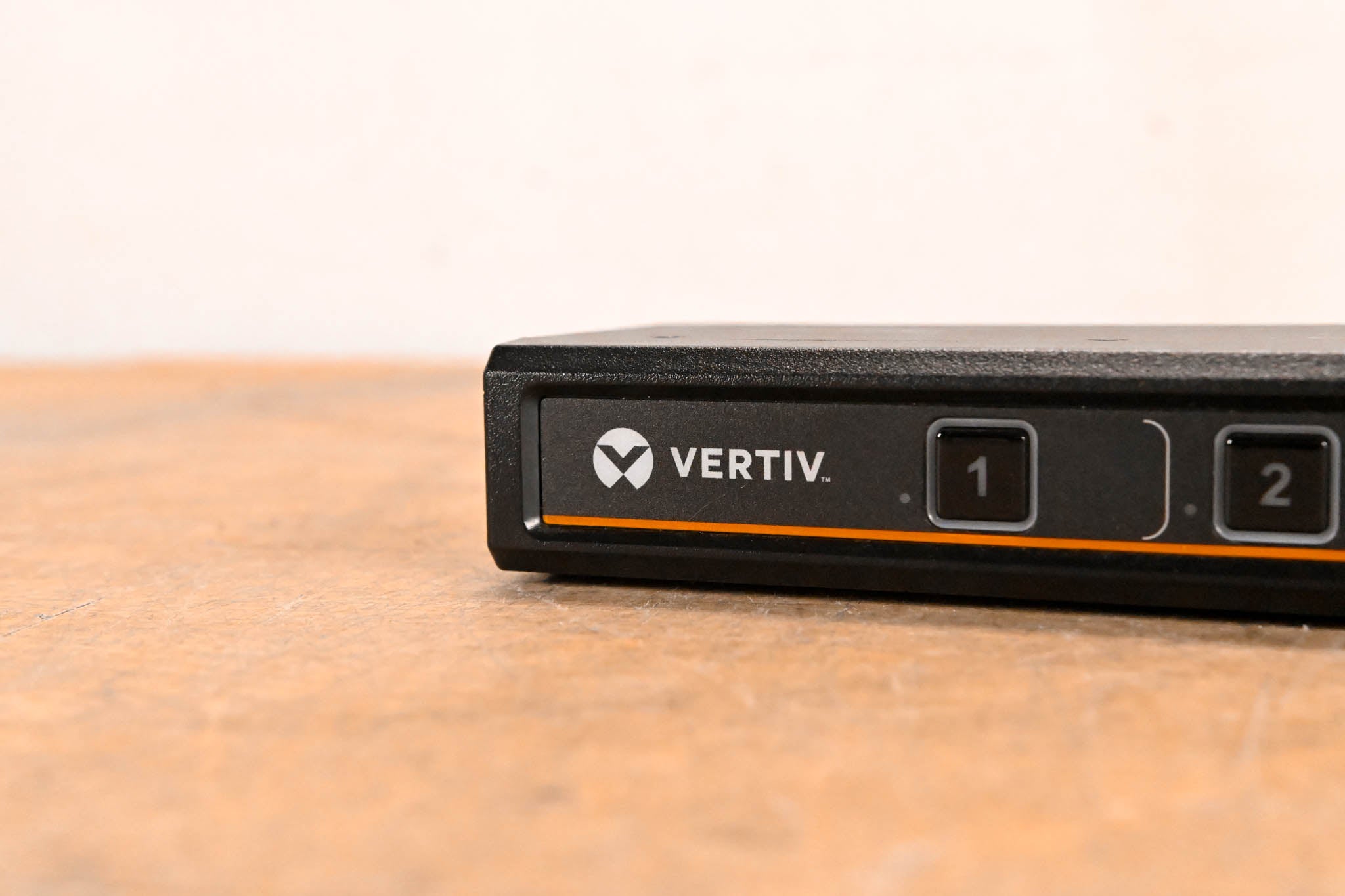 Vertiv Avocent SV220H 2-Port HDMI 4K Desktop KVM Switch (NO PSU)