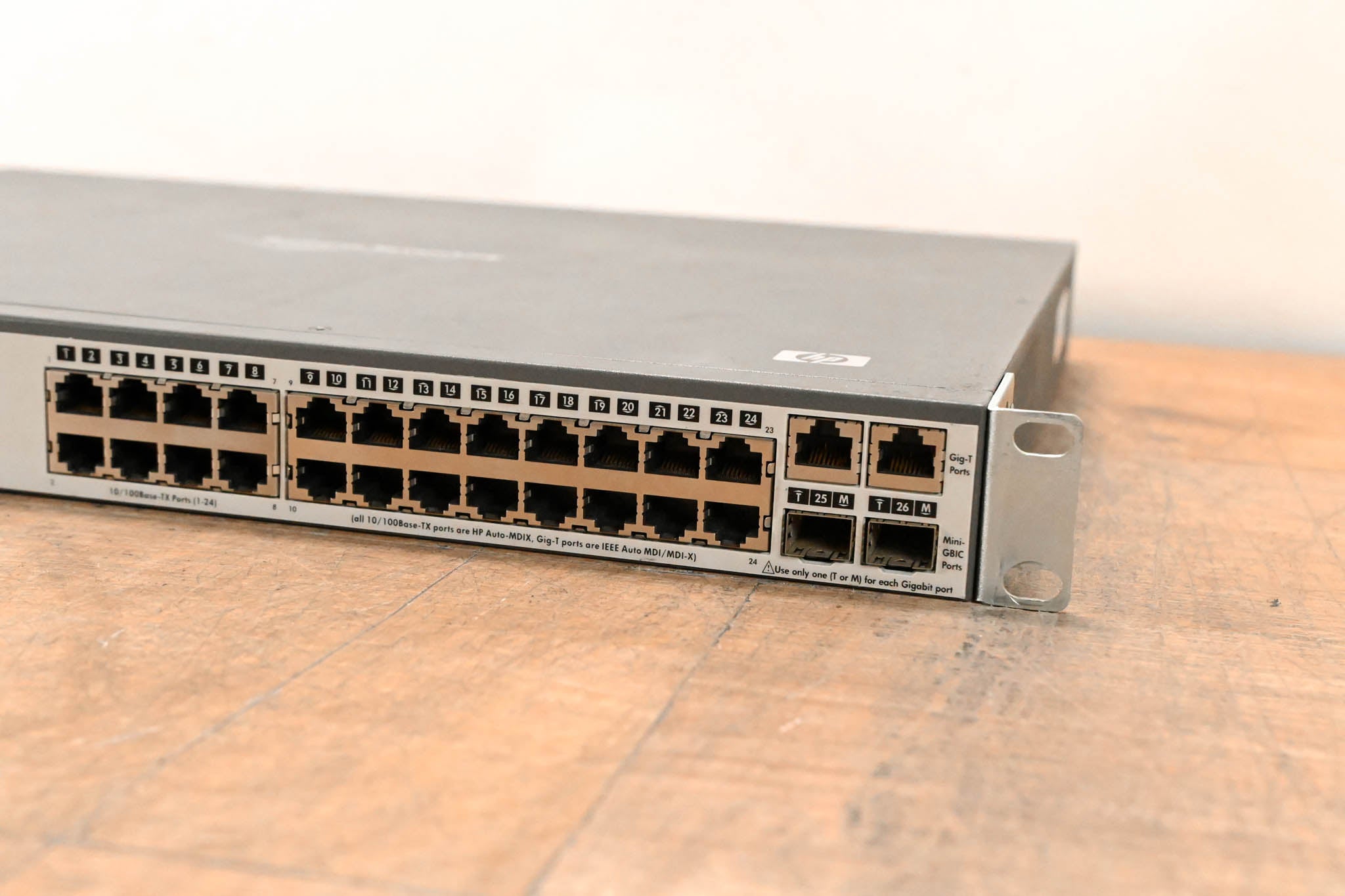 HP J4900B Procurve 2626 24-Port Managed Ethernet Switch