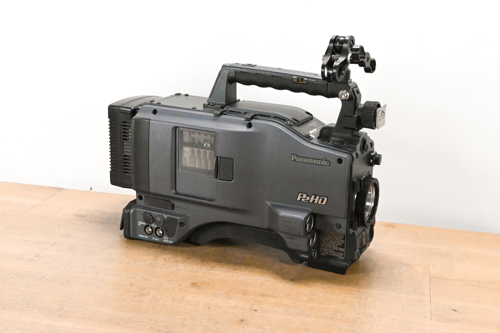 Panasonic AG-HPX500P 2/3" Shoulder-Mounted P2HD Camcorder