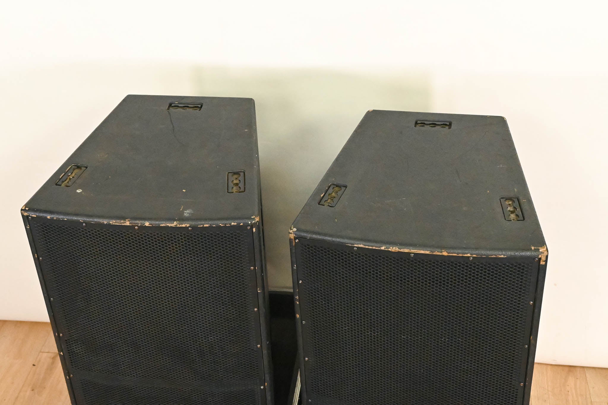 EAW KF650z Virtual Array Full Range Loudspeaker (PAIR) w/ Road Case