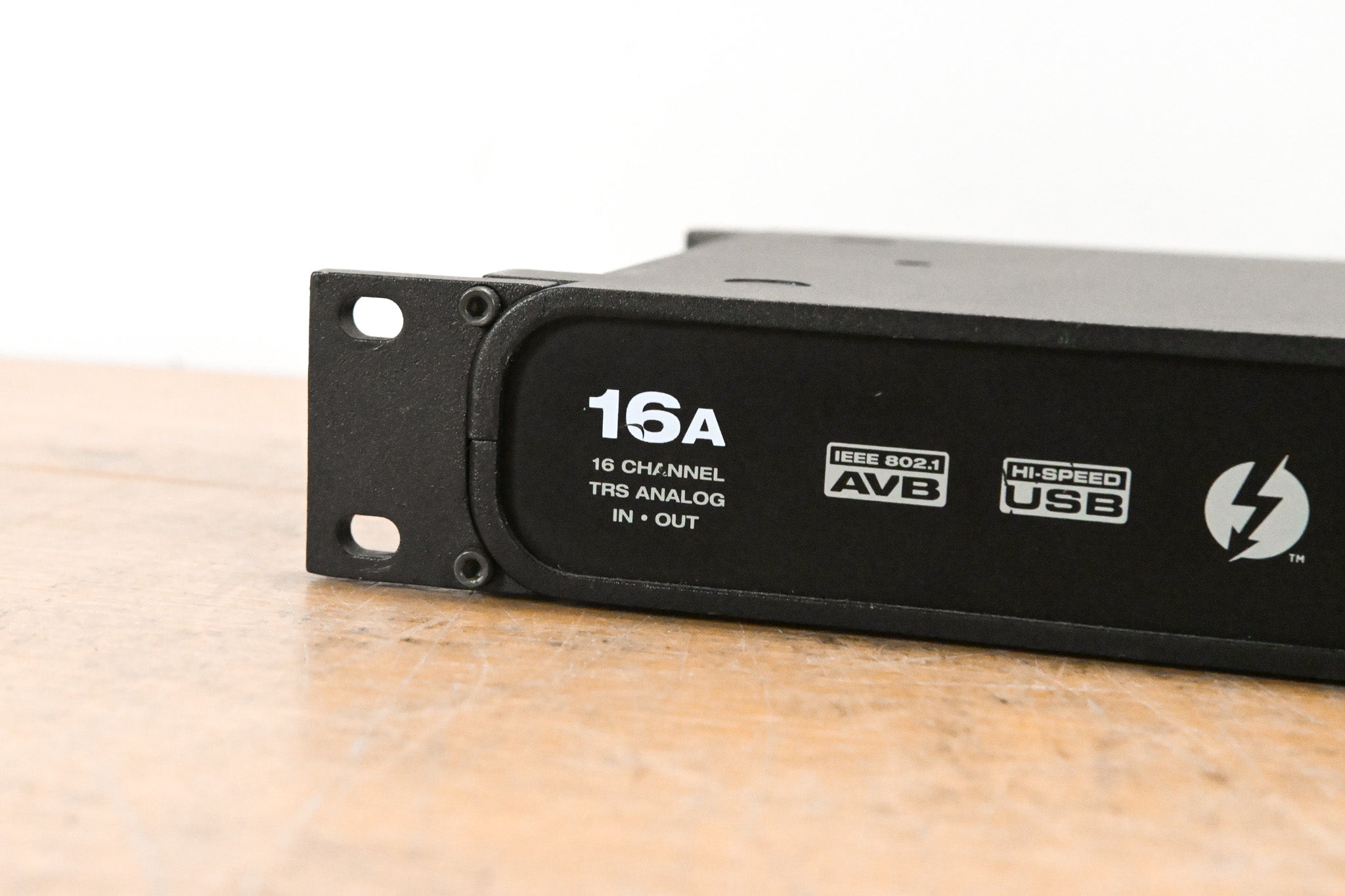 MOTU 16A 32x32 Thunderbolt / USB 2.0 Audio Interface with AVB