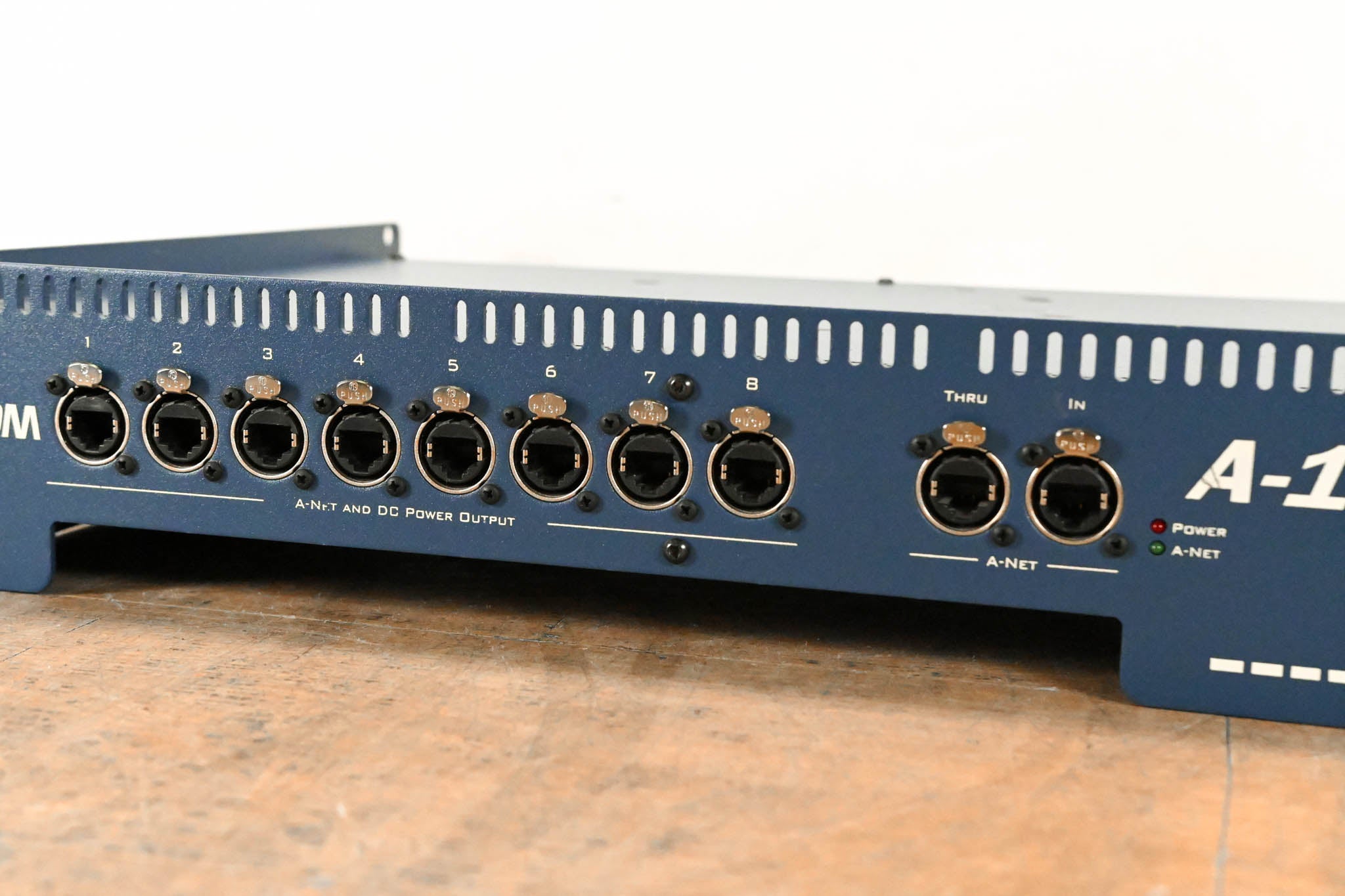 Aviom A-16D Pro A-Net Distributor