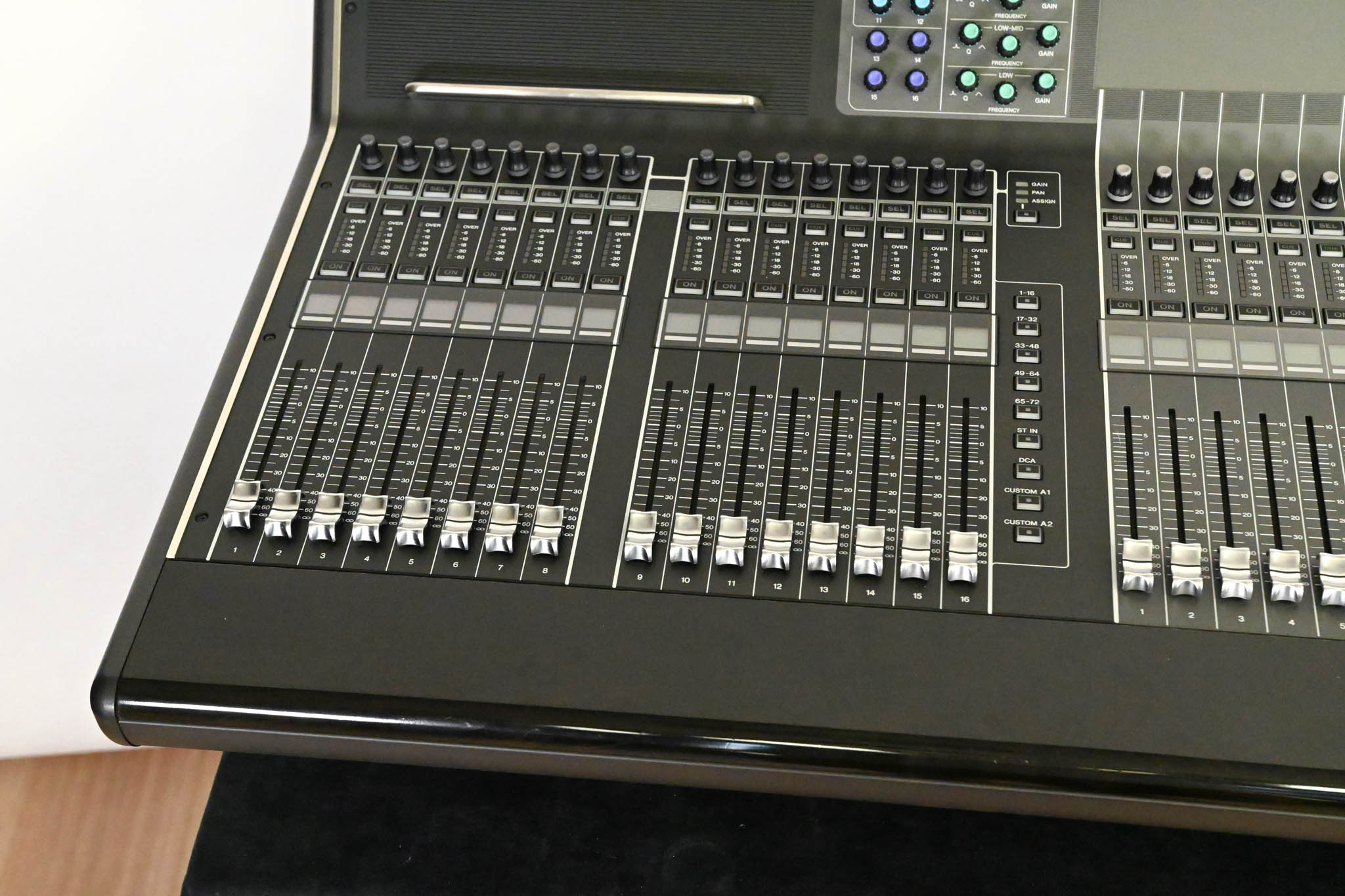 Yamaha CL5 72-Channel Digital Mixing Console