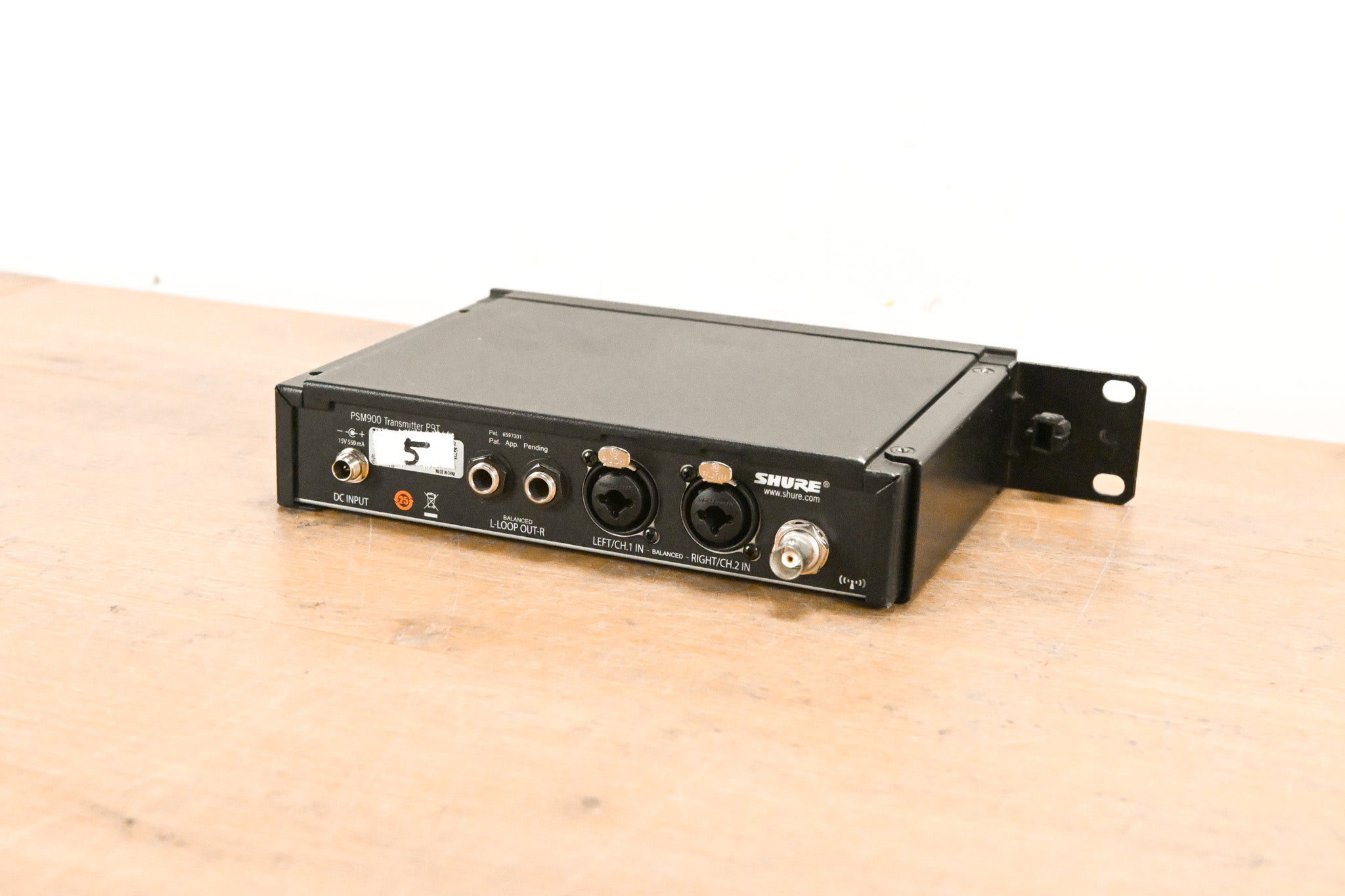 Shure PSM 900 Wireless IEM System L6 Band: 656-692 MHz (NO POWER SUPPLY)