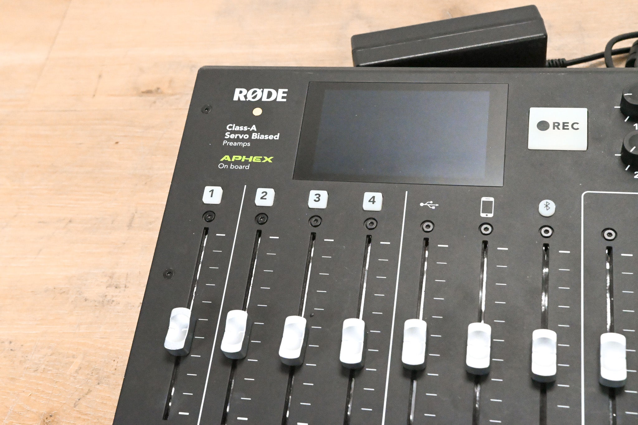 RØDE Rodecaster Pro Integrated Podcast Production Studio