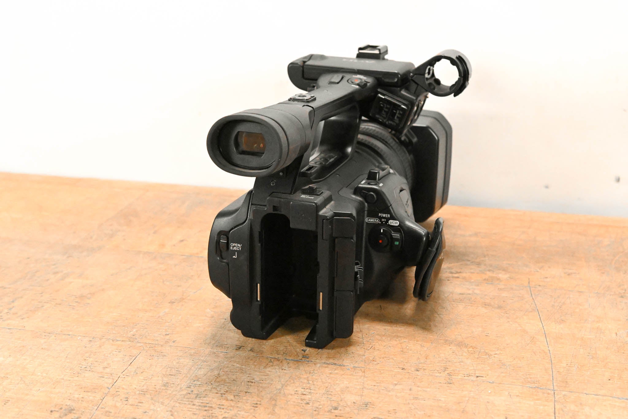 Sony HVR-Z5U Professional 1/3" 3-CMOS HDV Camcorder