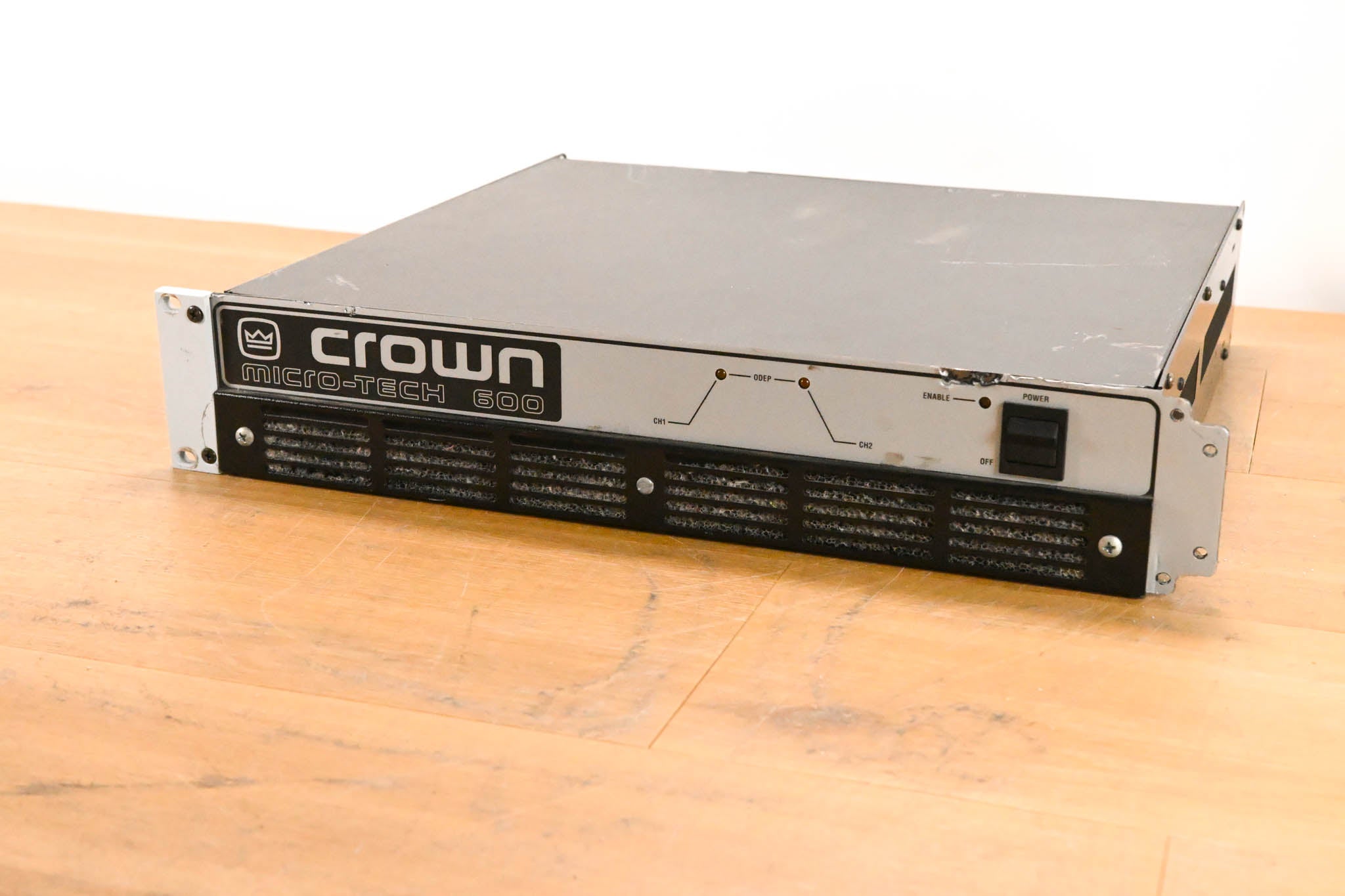 Crown Micro-Tech 600 2-Channel Power Amplifier CG01YXS