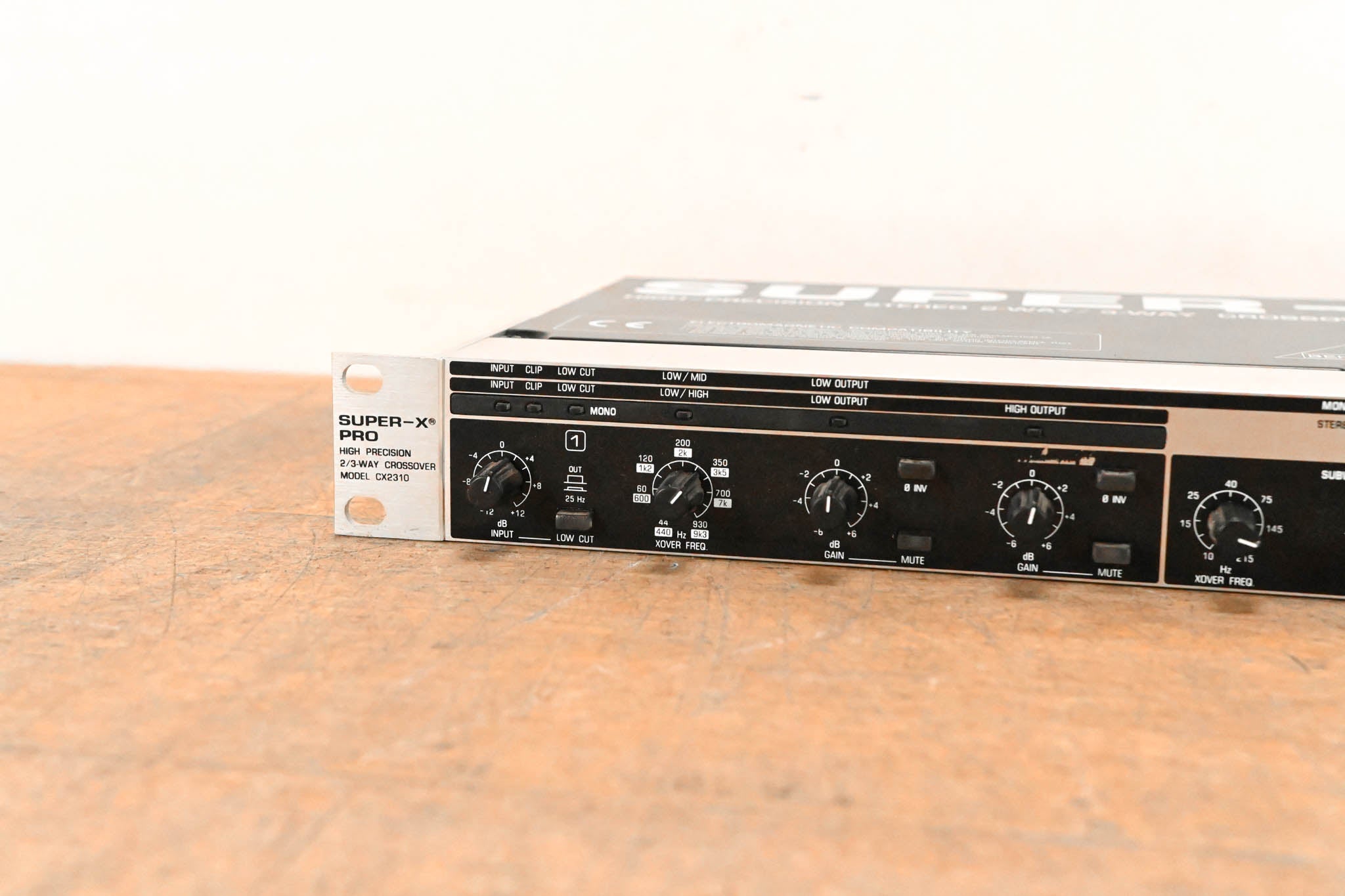 Behringer SUPER-X PRO CX2310 Stereo 2-Way/Mono 3-Way Crossover