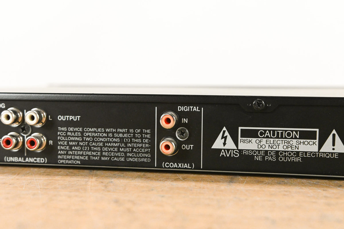 TASCAM SS-R100 Solid State Digital Audio Recorder