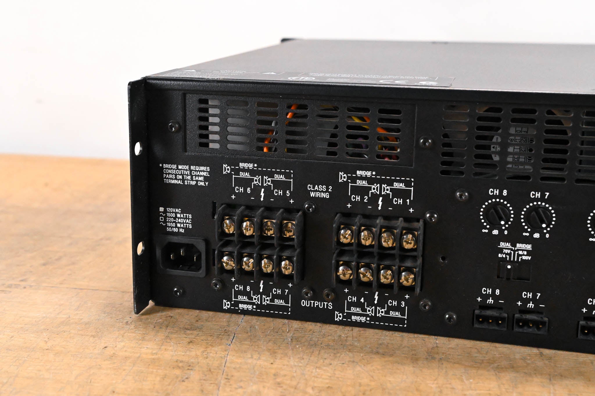 Crown CTs 8200 200W 8-Channel Power Amplifier