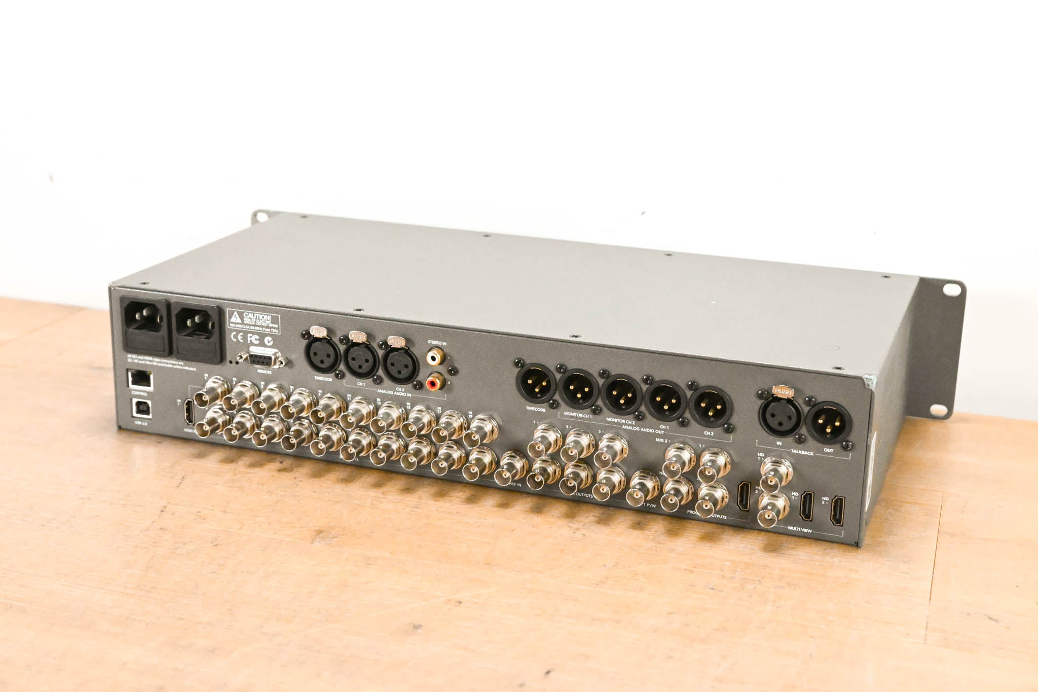 Blackmagic Design ATEM 2 M/E Production Studio 4K