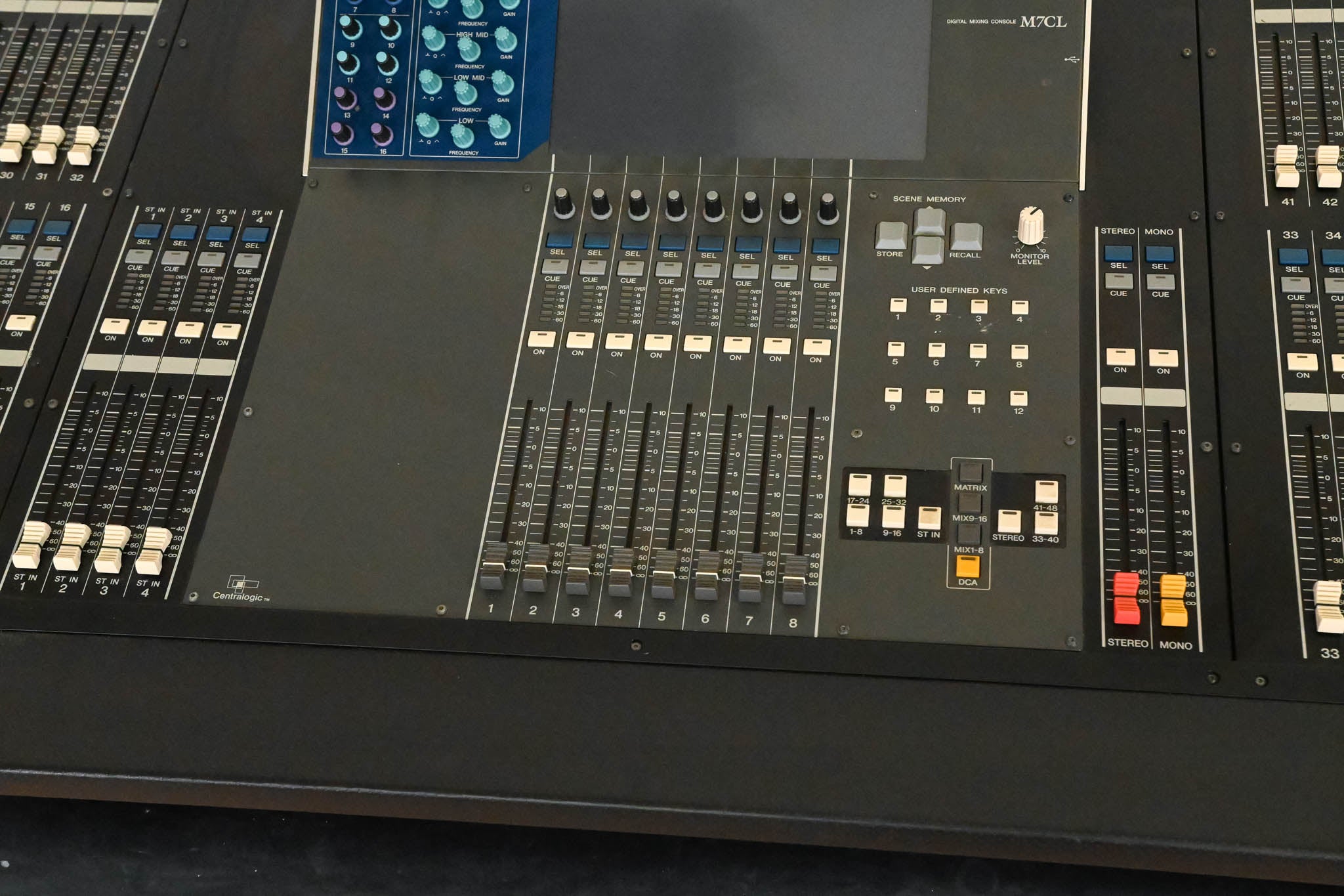 Yamaha M7CL-48 48-Channel Digital Audio Mixing Console