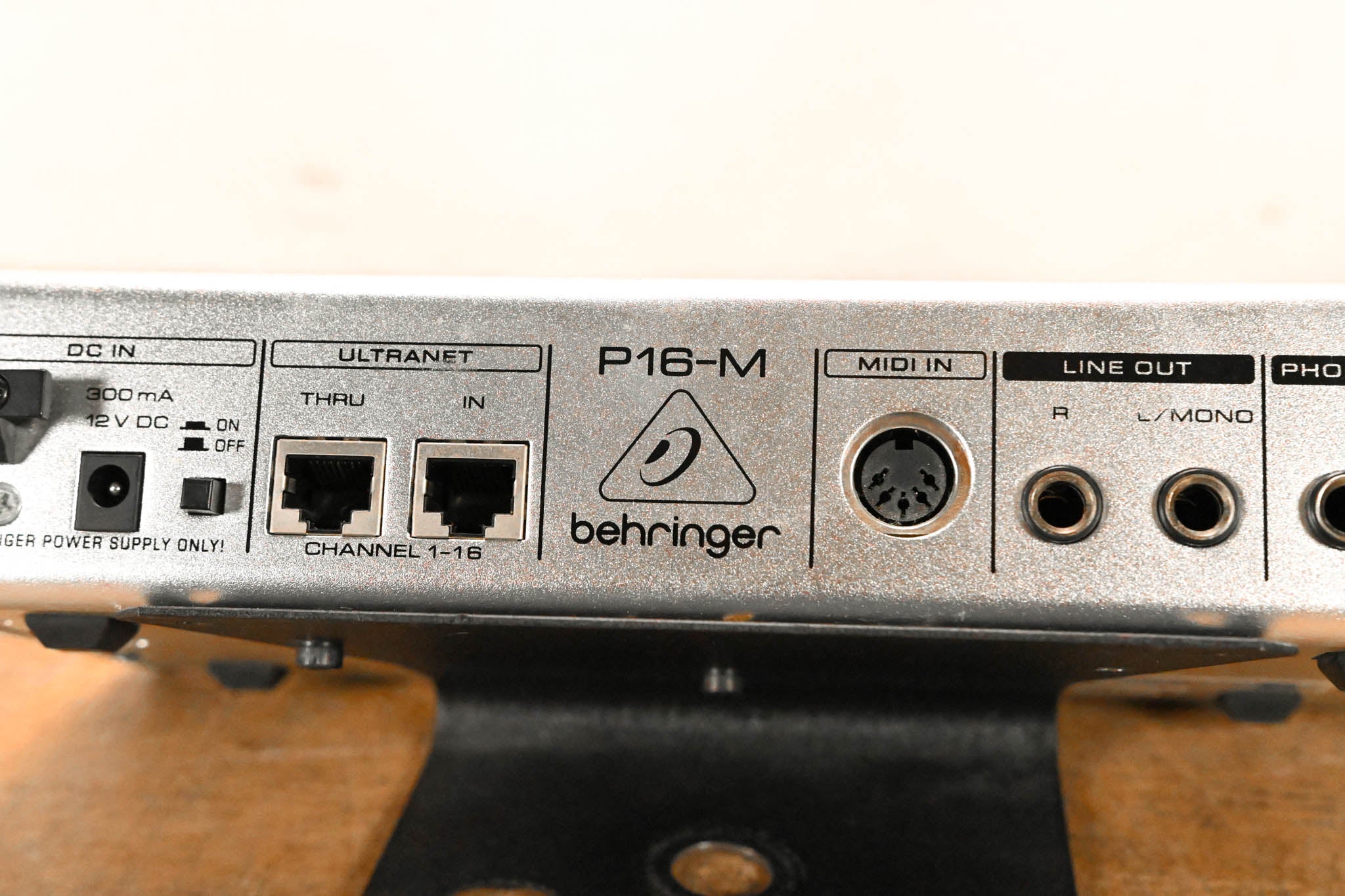 Behringer Powerplay P16-M 16-Channel Digital Personal Mixer