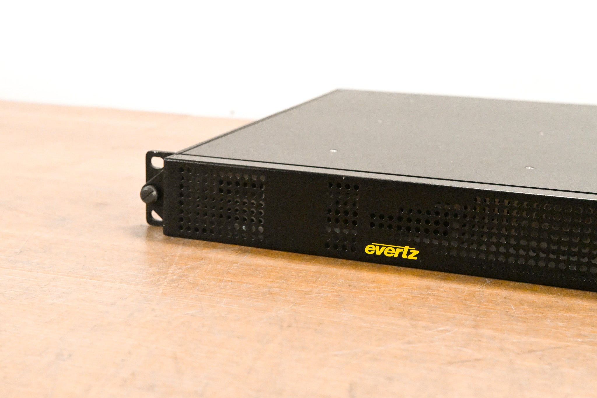 Evertz 7801FR 1RU Rack-Mountable Multiframe with Cards