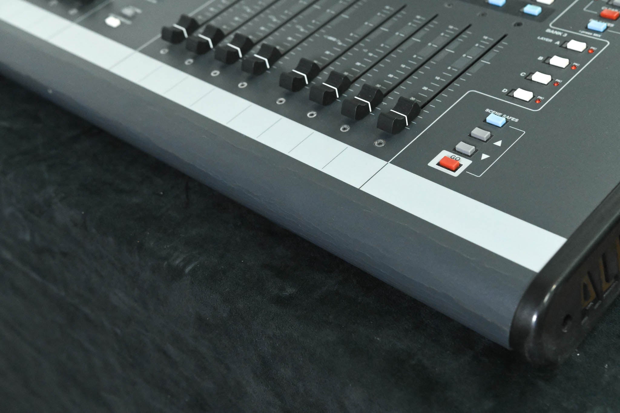 Allen & Heath iLive-T112 Digital Mixing Surface