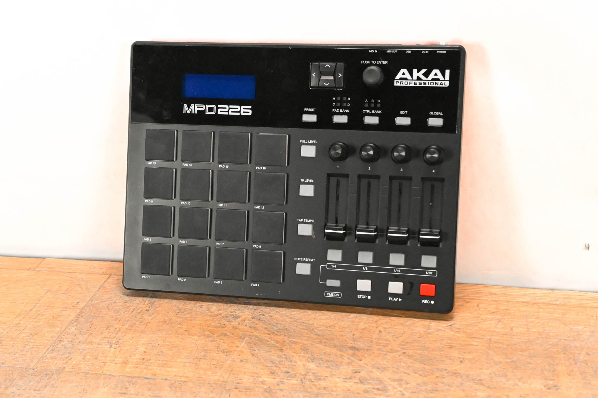 Akai MPD226 Midi Pad Controller (NO POWER SUPPLY)