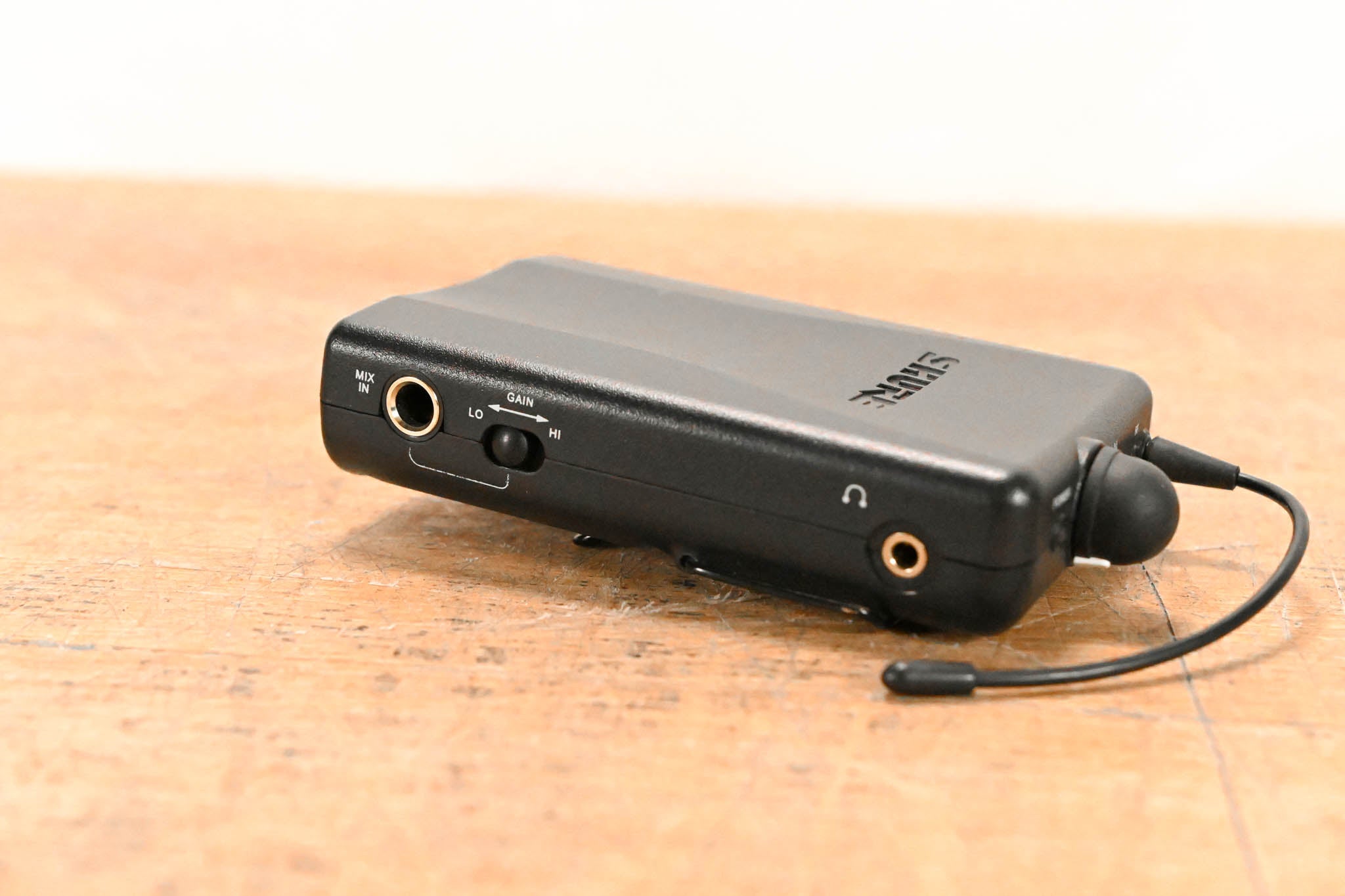 Shure P2R-H2 Wireless Bodypack Receiver - H2 Band: 518-554 MHz