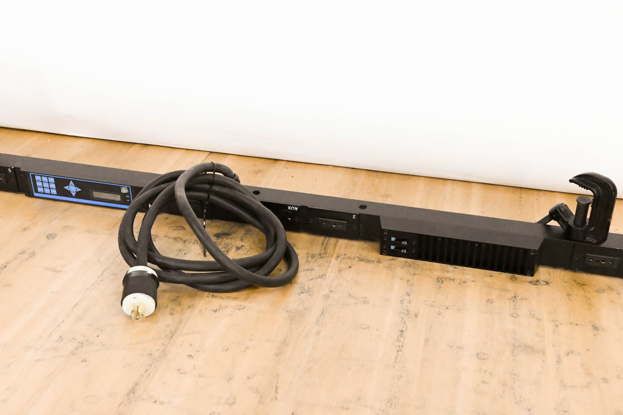ETC SB6-10M 6 x 10A (1200W) SmartBar with Stage Pin Connectors