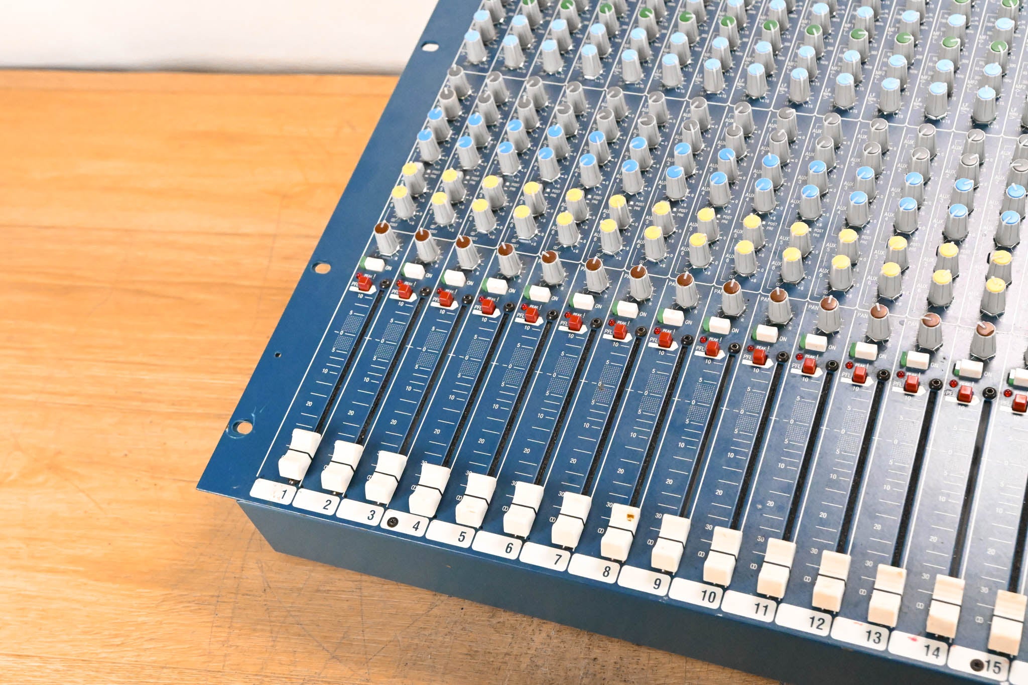 Allen & Heath MixWizard WZ16:2DX 16-Channel Audio Mixer