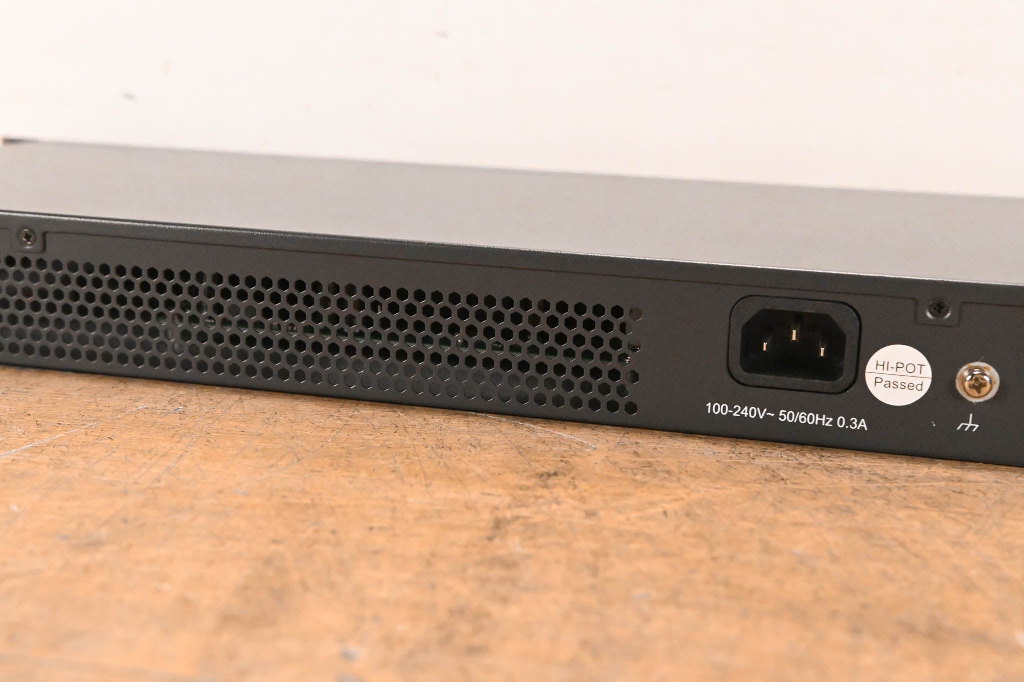 TP-Link TL-SG1016 16-Port Gigabit Switch