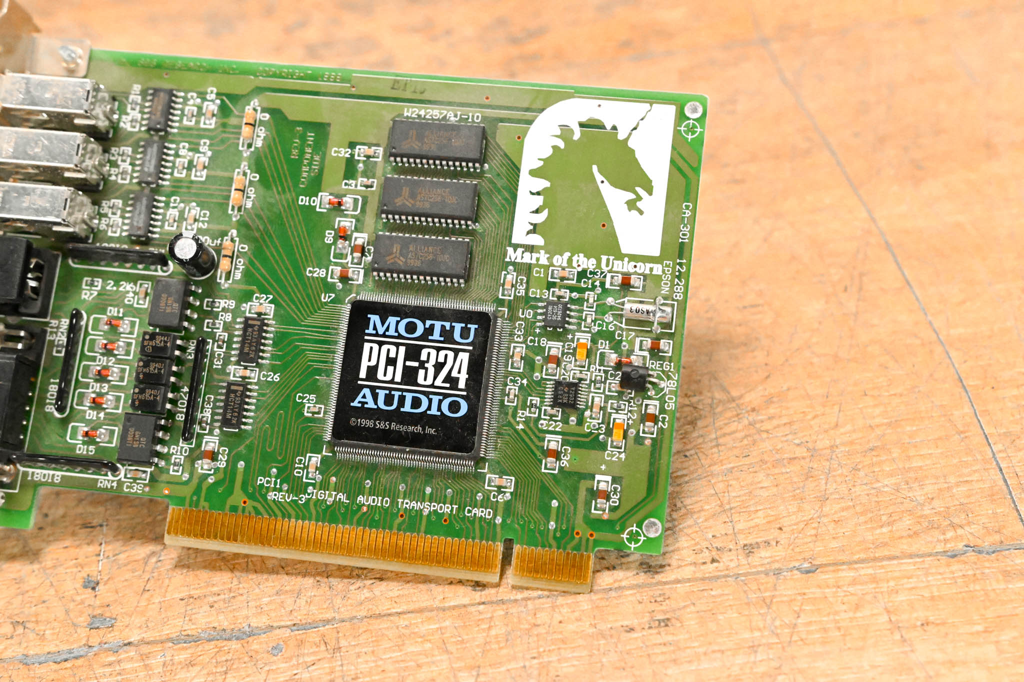 MOTU PCI-324 72-Channel Cross-Platform PCI Card