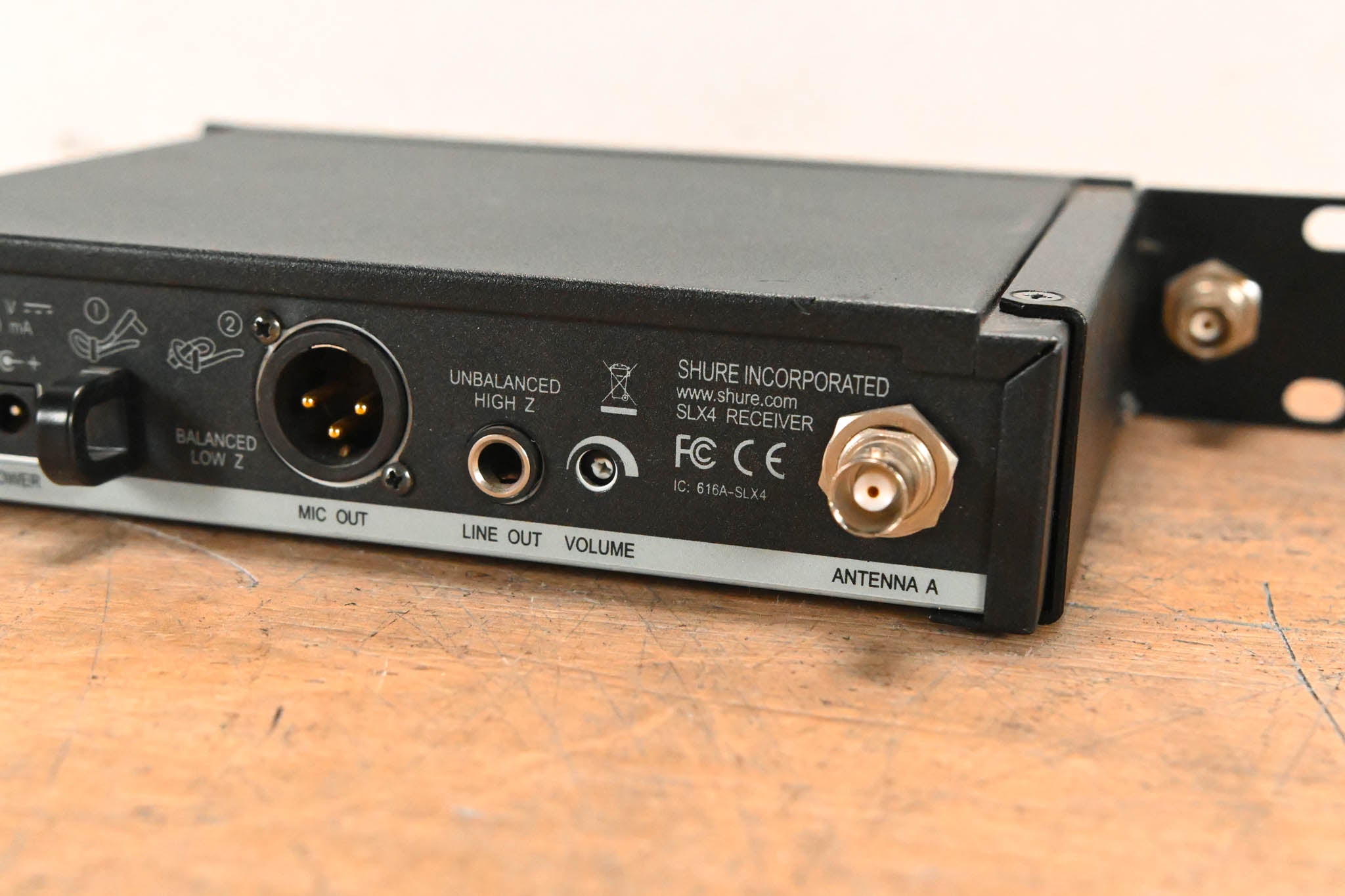 Shure SLX4 Wireless Receiver - H5 Band: 518-542 MHz (NO POWER SUPPLY)